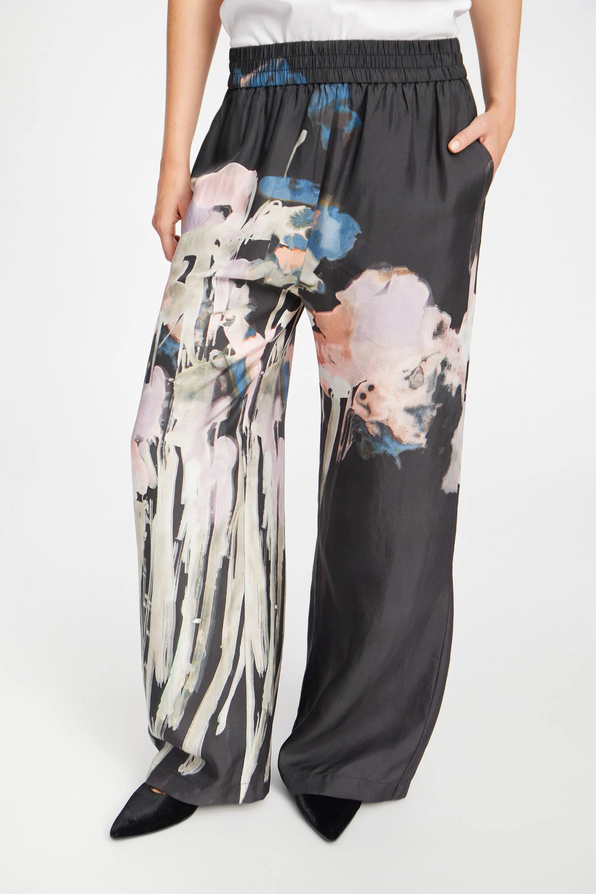 ARUM SILK - BLACK Munthe