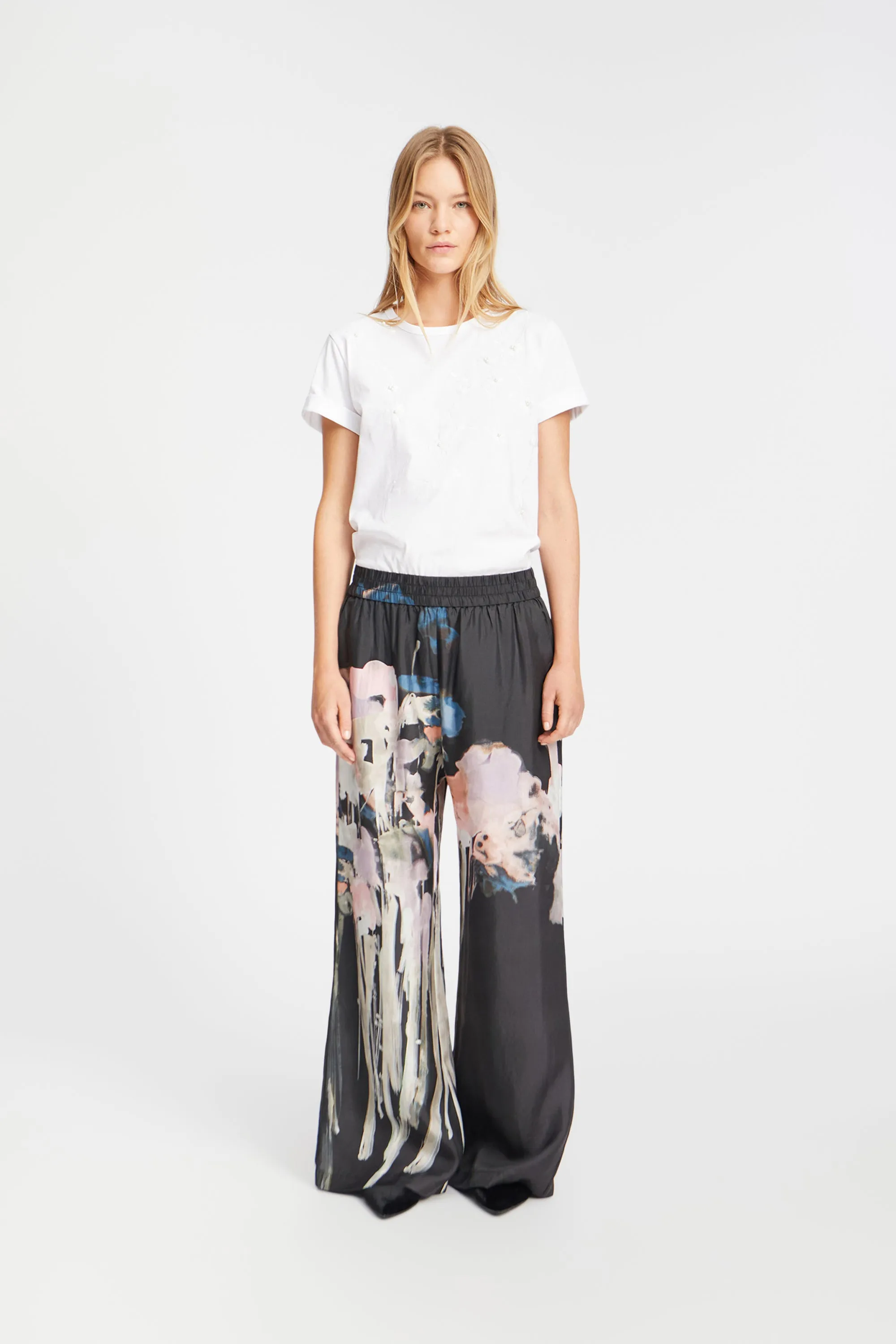 ARUM SILK - BLACK Munthe