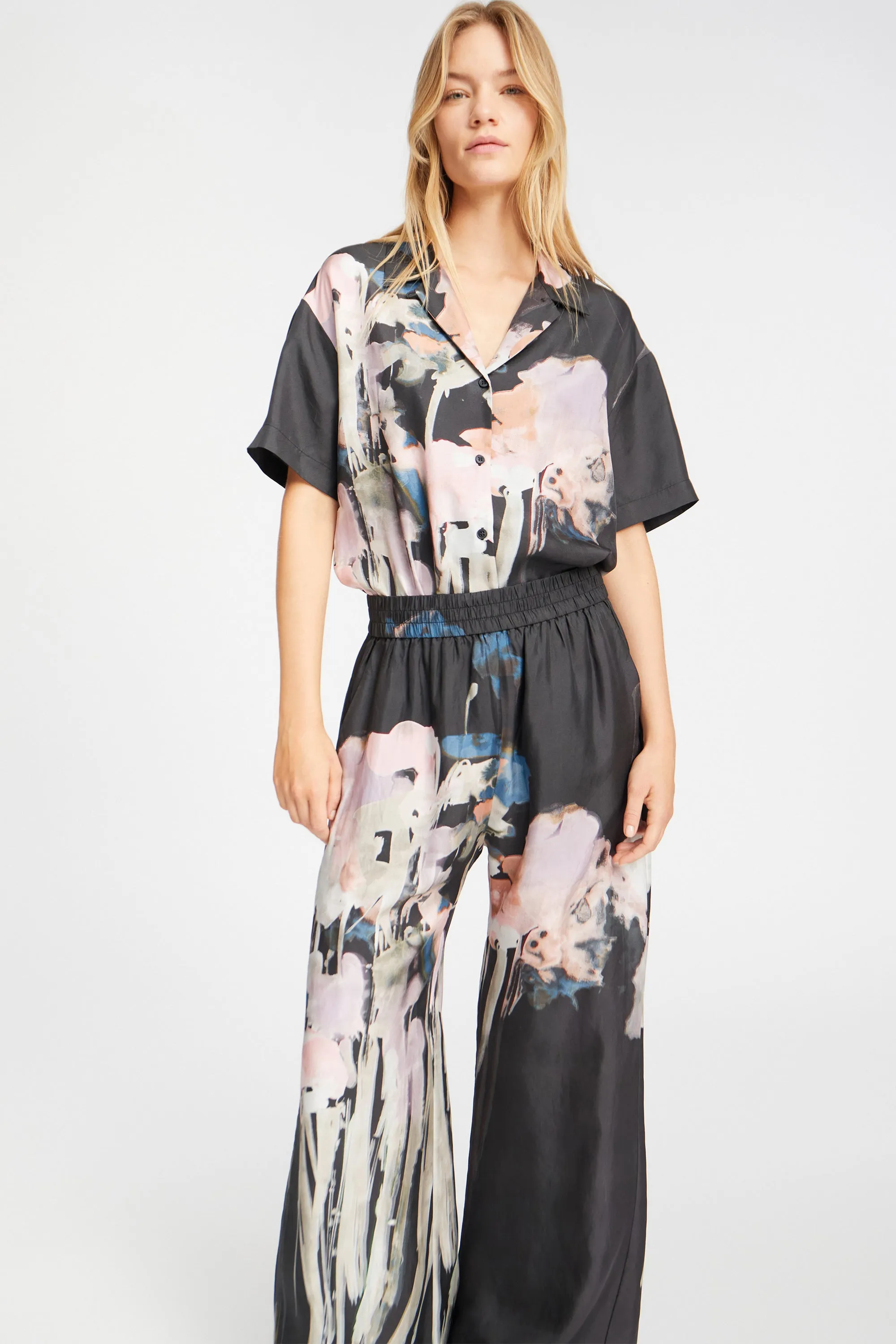 ARUM SILK - BLACK Munthe