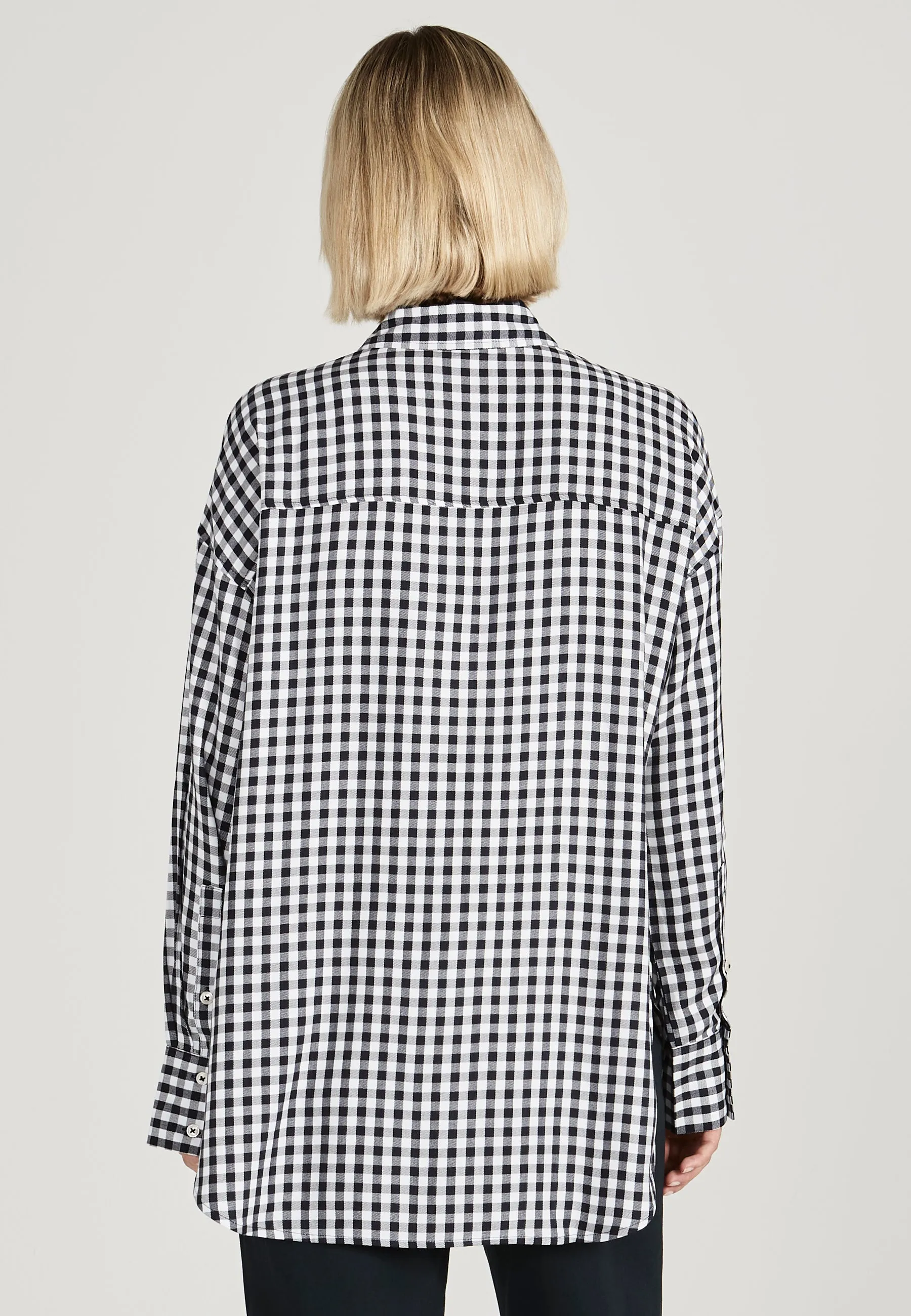 Blouse COSIMA from LENZING™ ECOVERO™ - Midnight Blue / White (Checked) Givn Berlin