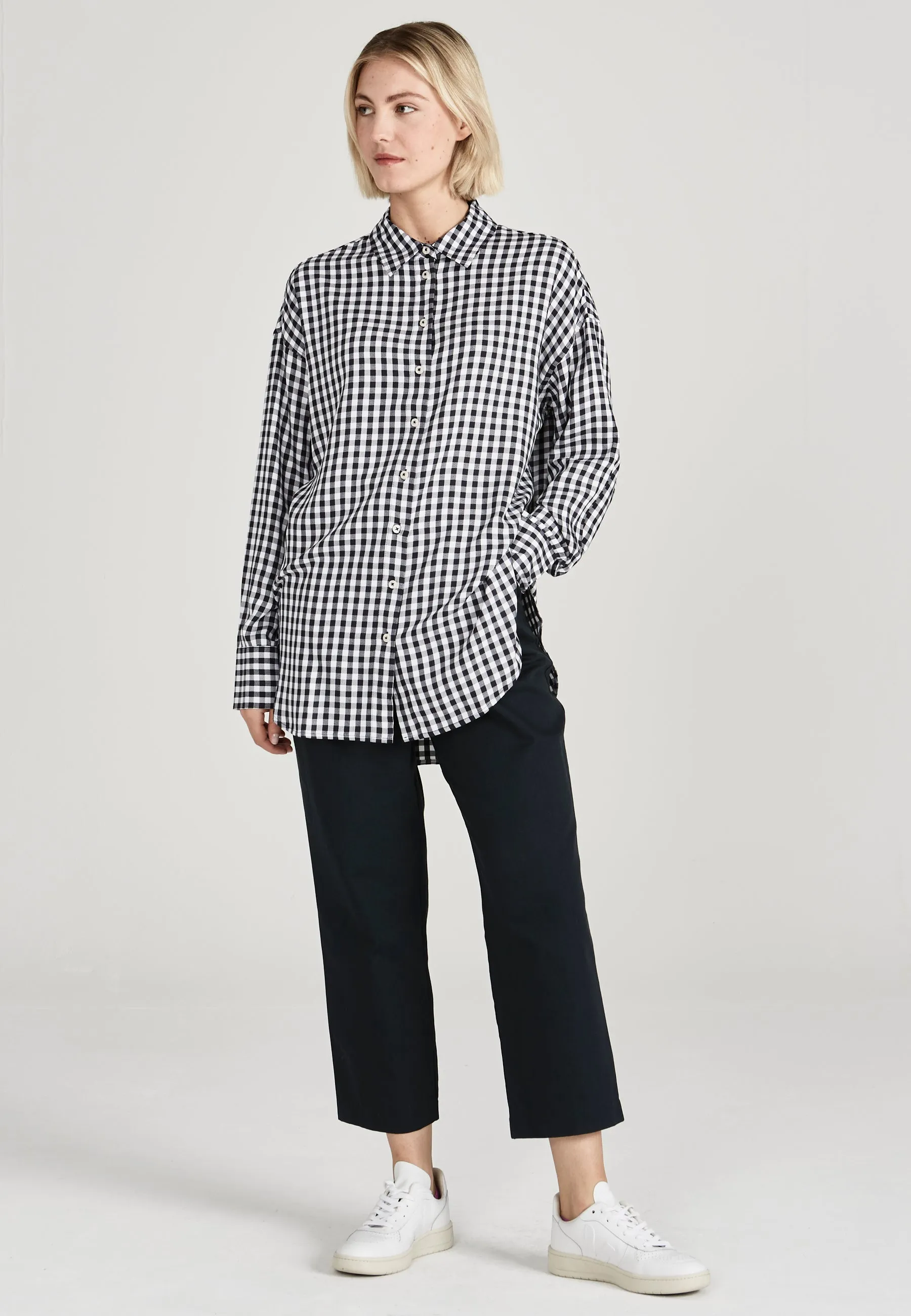 Blouse COSIMA from LENZING™ ECOVERO™ - Midnight Blue / White (Checked) Givn Berlin