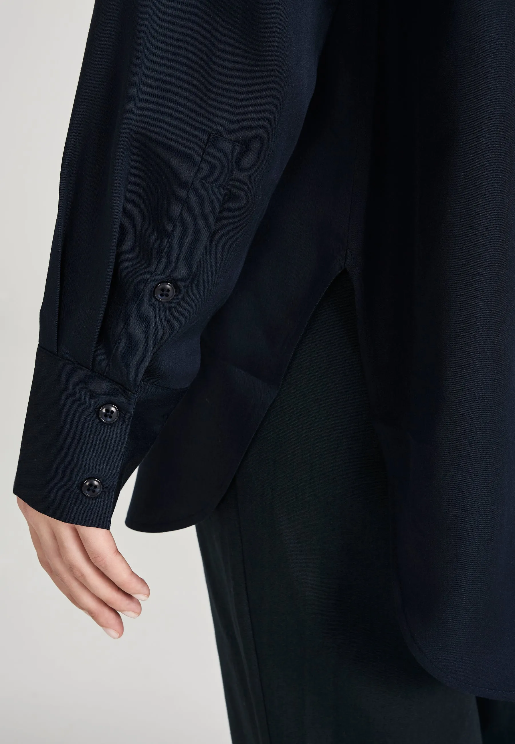 Blouse COSIMA in TENCEL™ Lyocell - Midnight Blue (Tencel) Givn Berlin