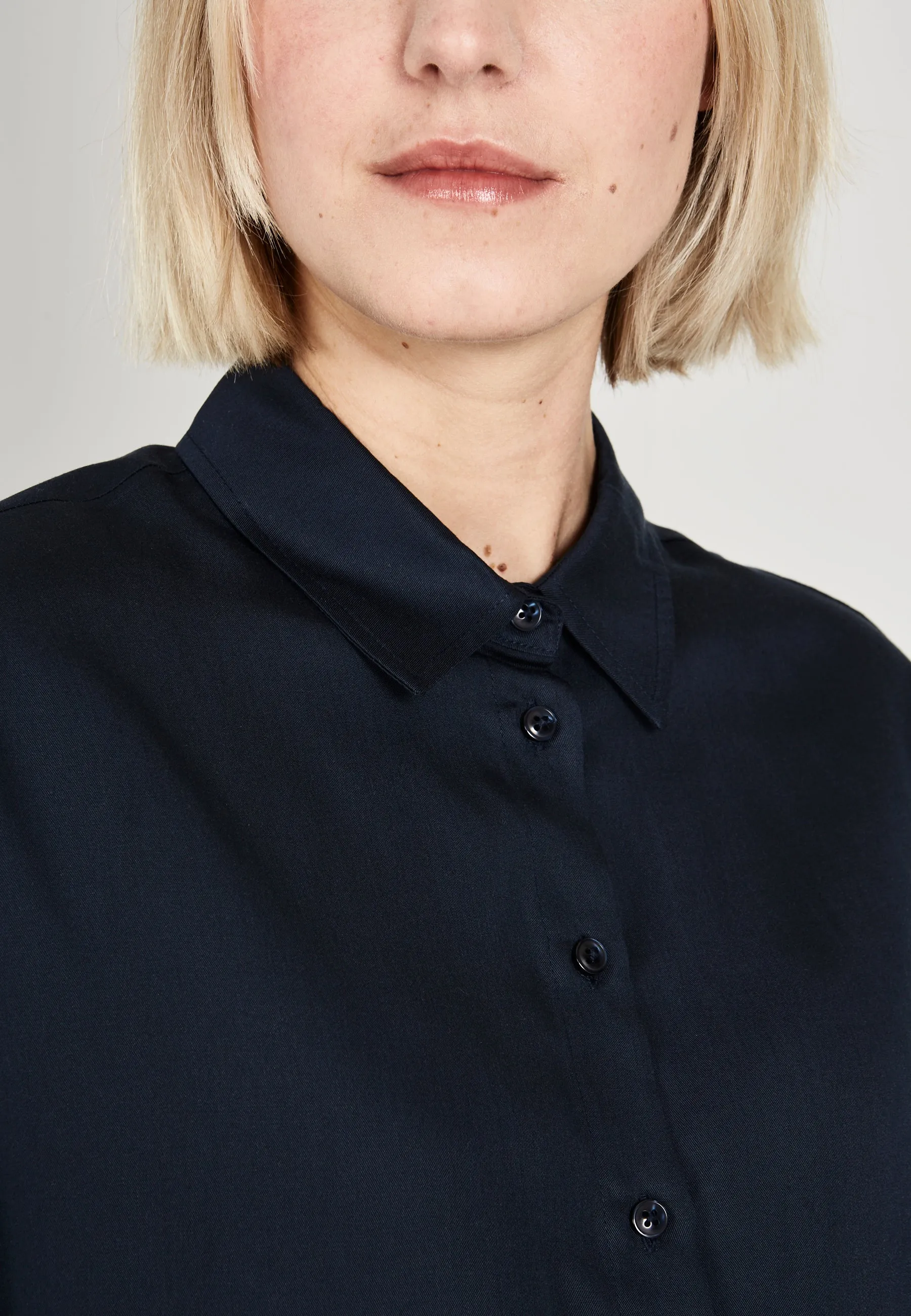 Blouse COSIMA in TENCEL™ Lyocell - Midnight Blue (Tencel) Givn Berlin