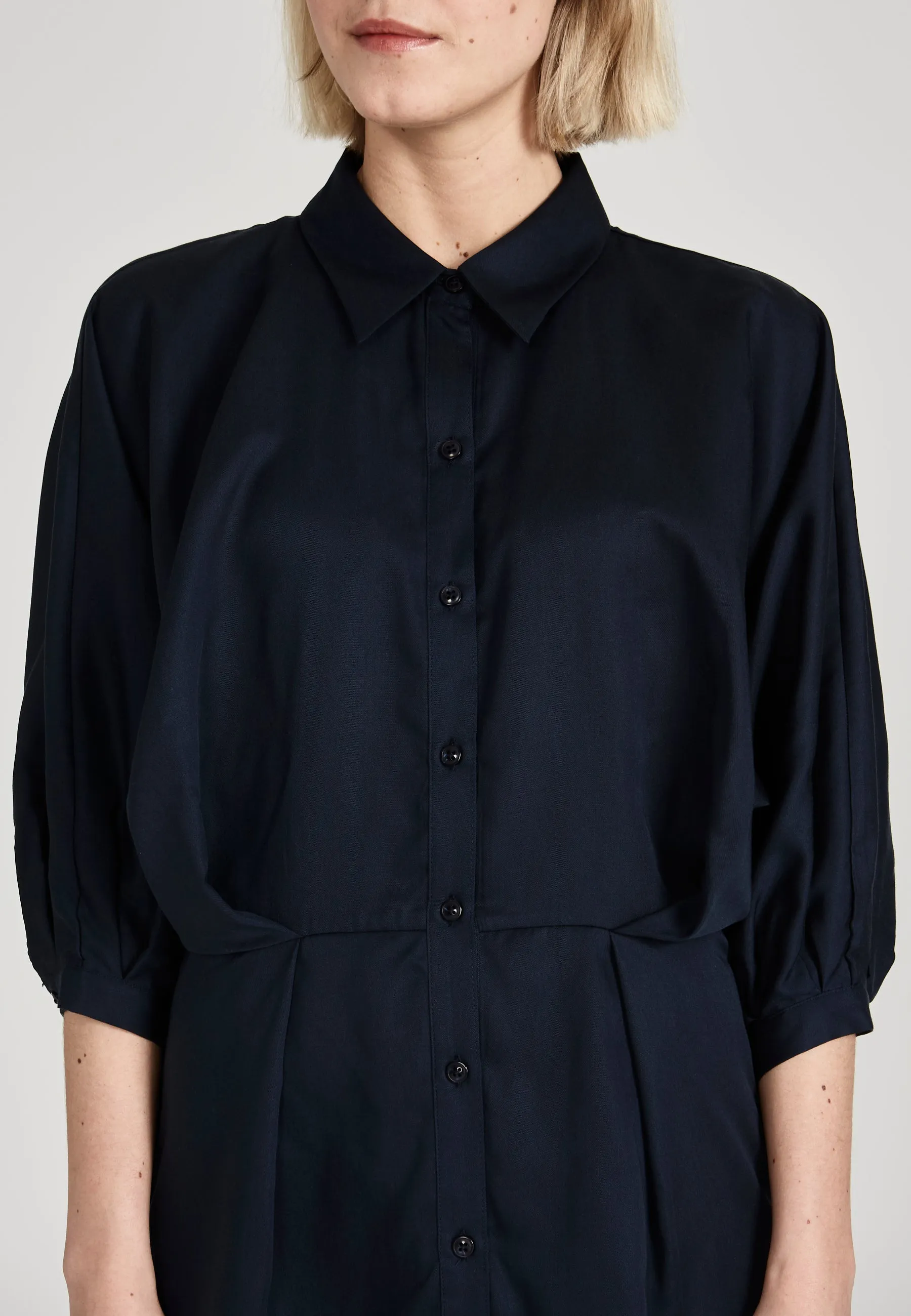 Blouse dress NATALIA in TENCEL™ Lyocell - Midnight Blue (Tencel) Givn Berlin