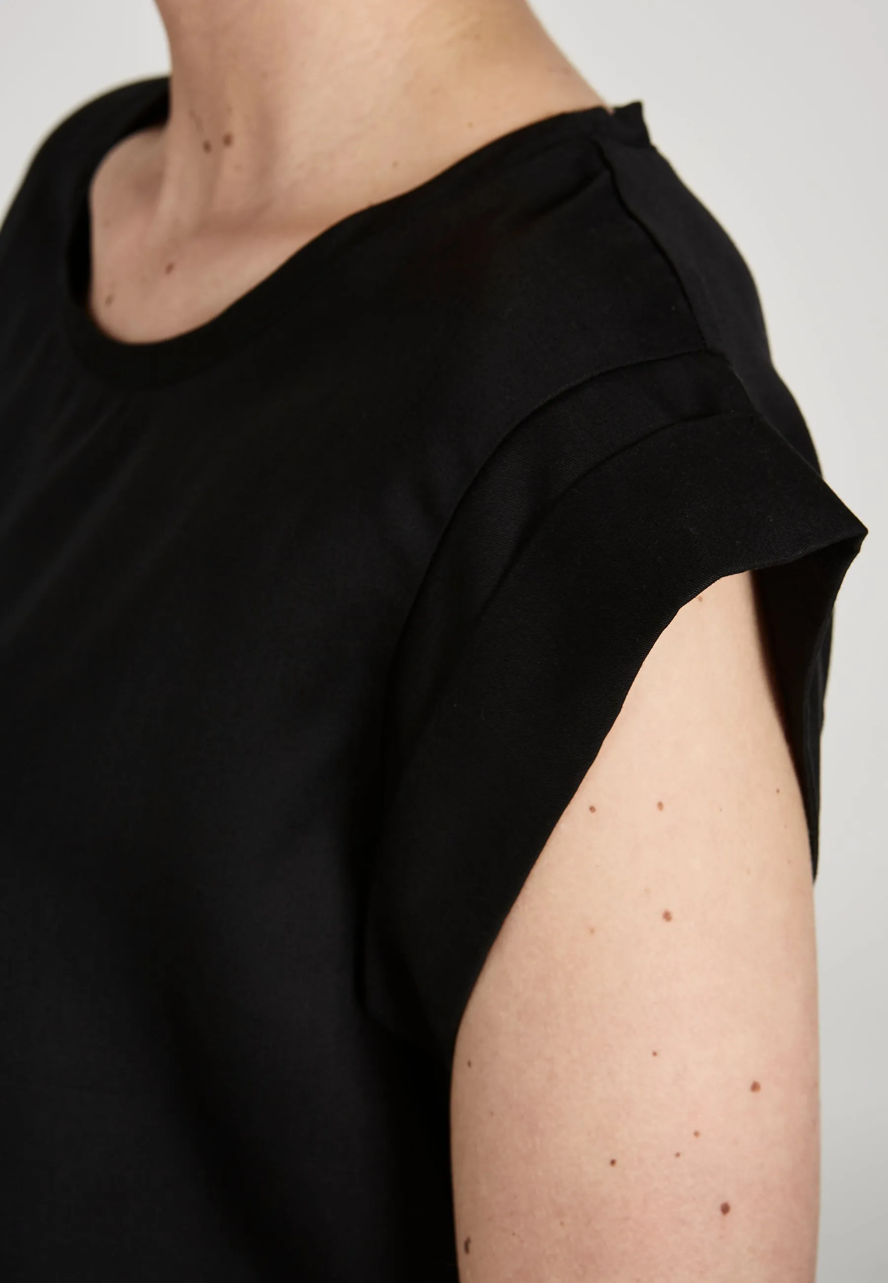 Blouse Shirt CAPRI in TENCEL™ Lyocell - Black (Tencel) Givn Berlin