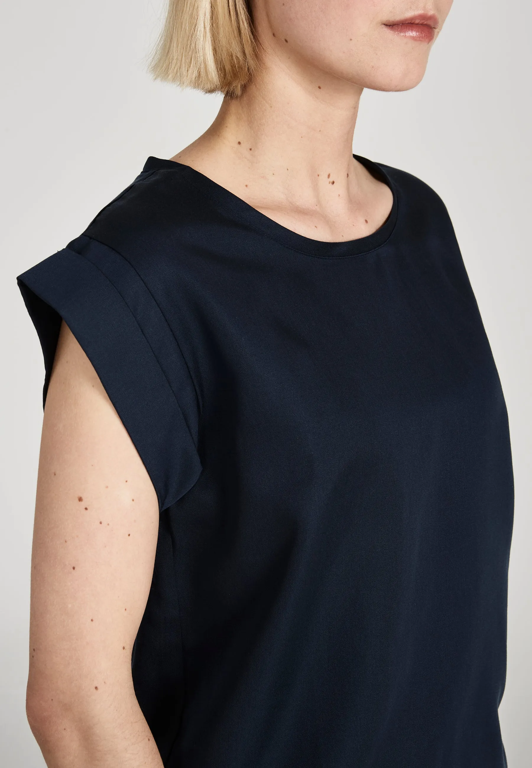 Blouse shirt CAPRI in TENCEL™ Lyocell - Midnight Blue (Tencel) Givn Berlin