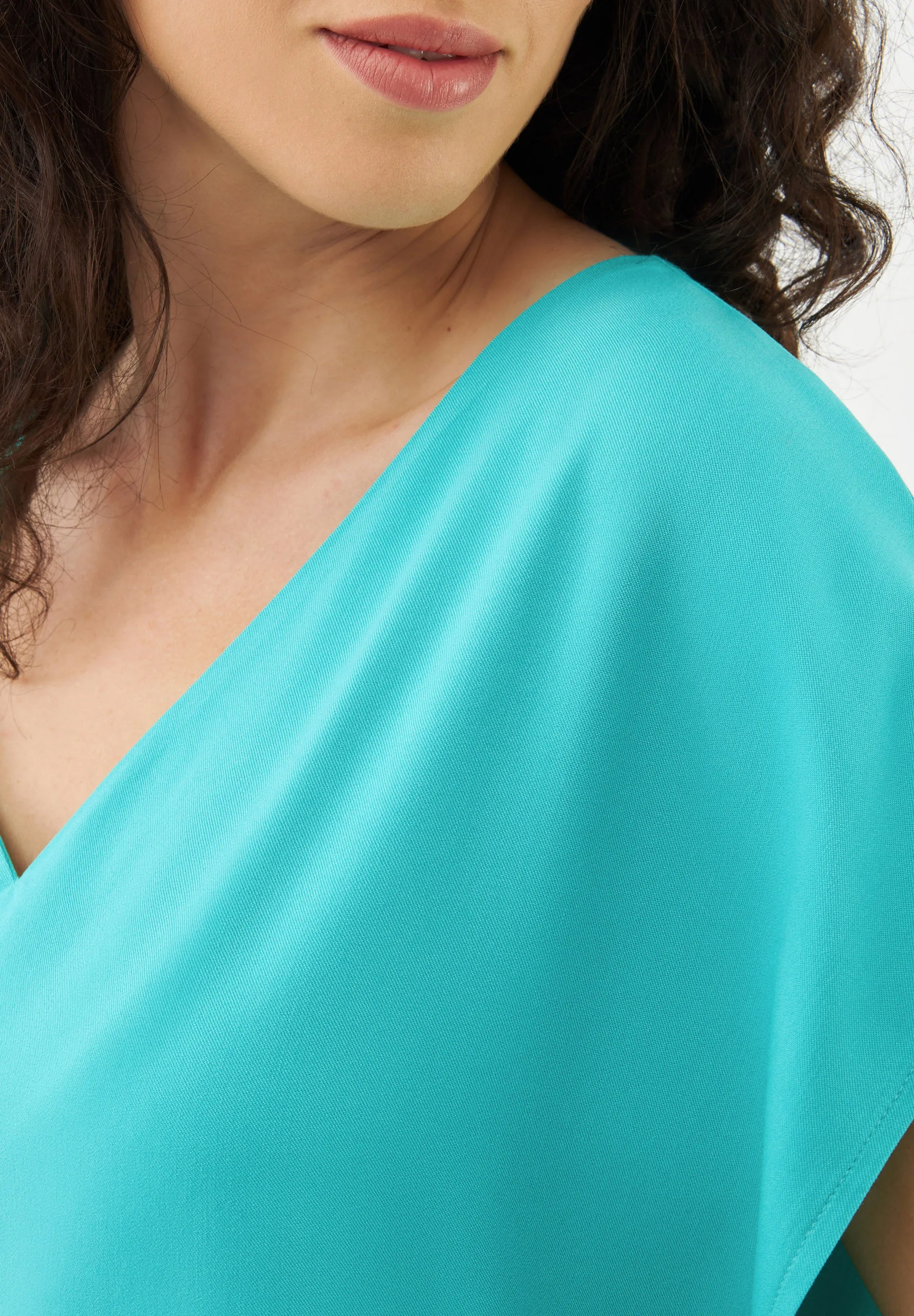 Blouse Shirt GBRUBY Relaxed Fit From LENZING™ ECOVERO™ - Amalfi Green Givn Berlin