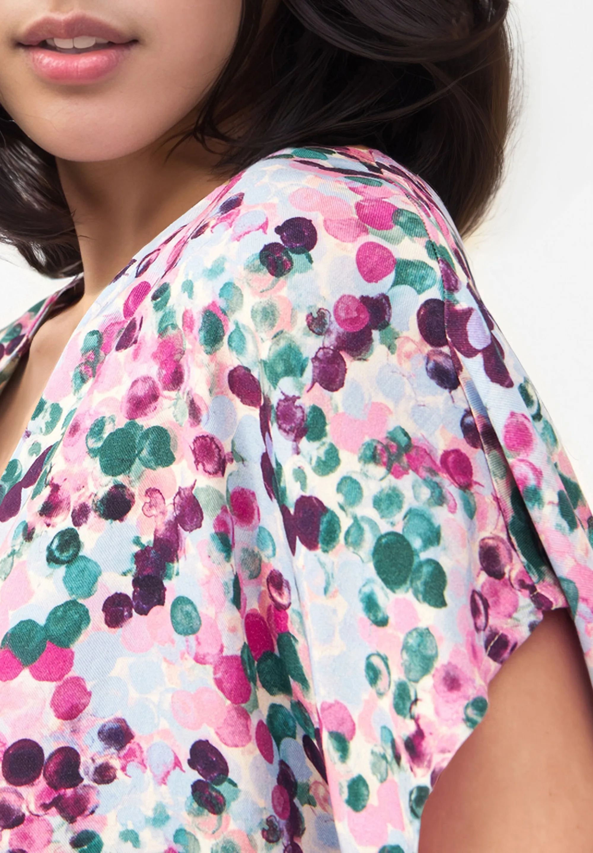 Blouse Shirt GBRUBY Relaxed Fit From LENZING™ ECOVERO™ - Green / Violet (Bubbles) Givn Berlin