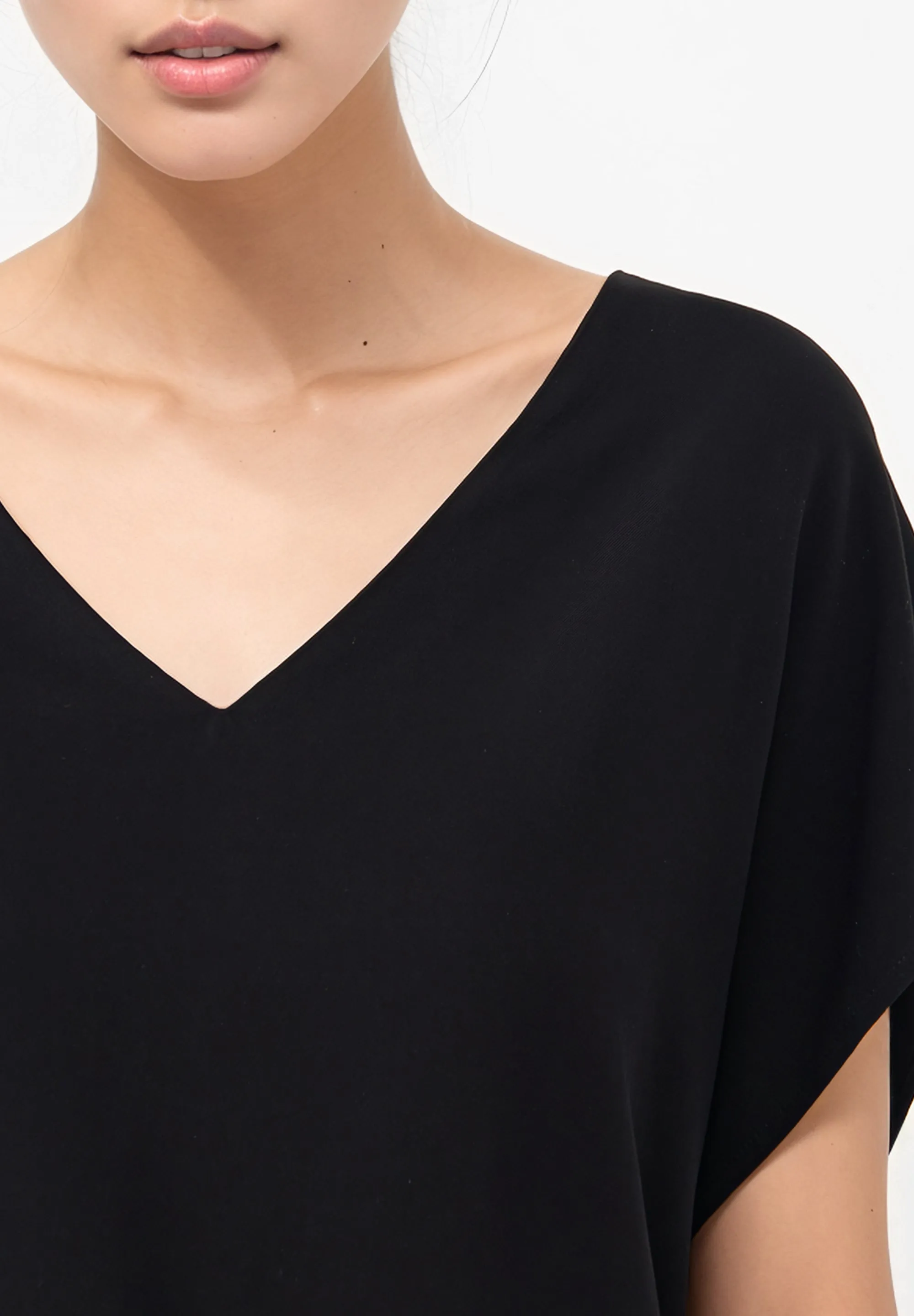 Blouse Shirt GBRUBY Relaxed Fit Made From LENZING™ ECOVERO™ - Black Givn Berlin