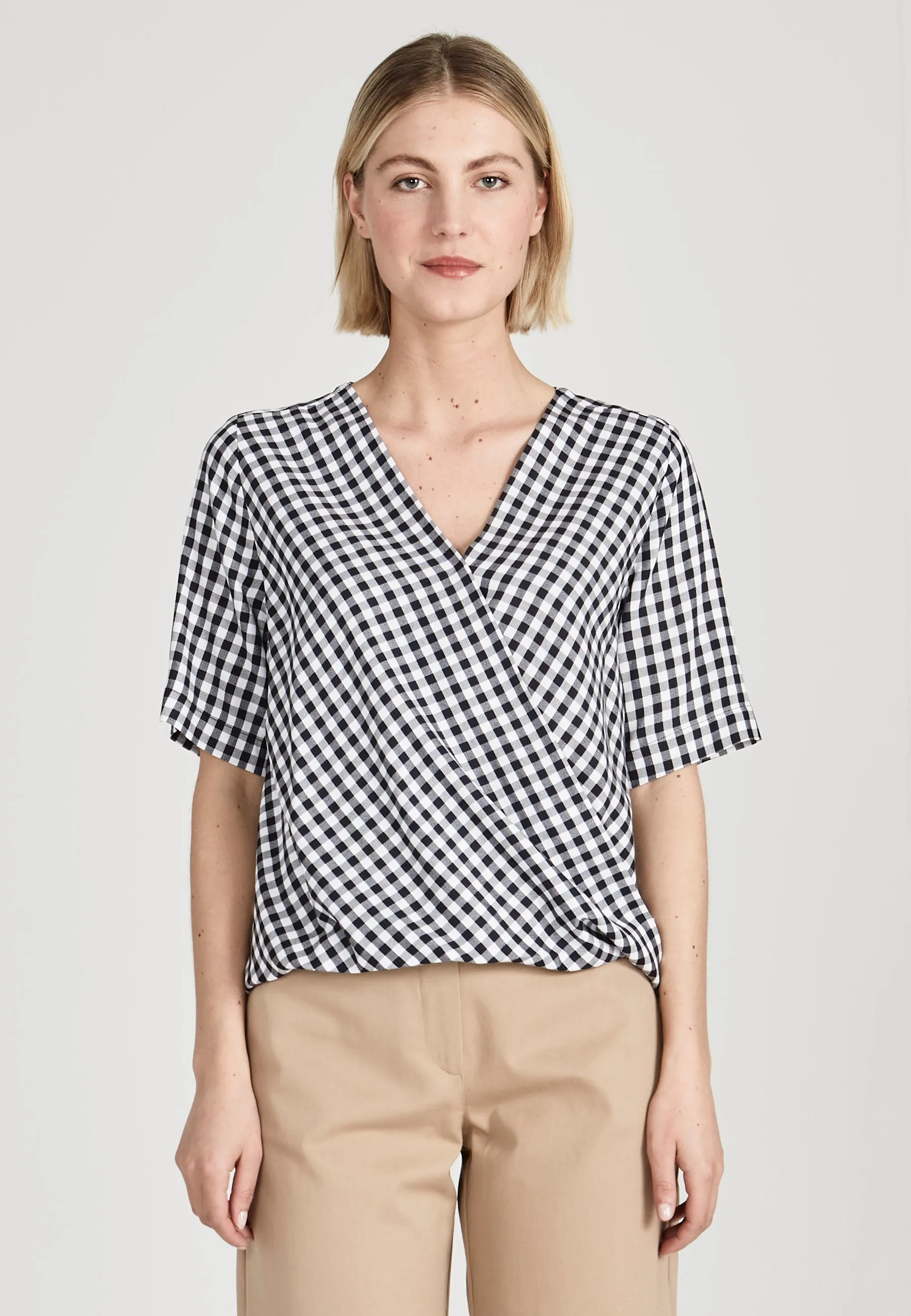 Blouse shirt MISHA from LENZING™ ECOVERO™ - Midnight Blue / White (Checked) Givn Berlin