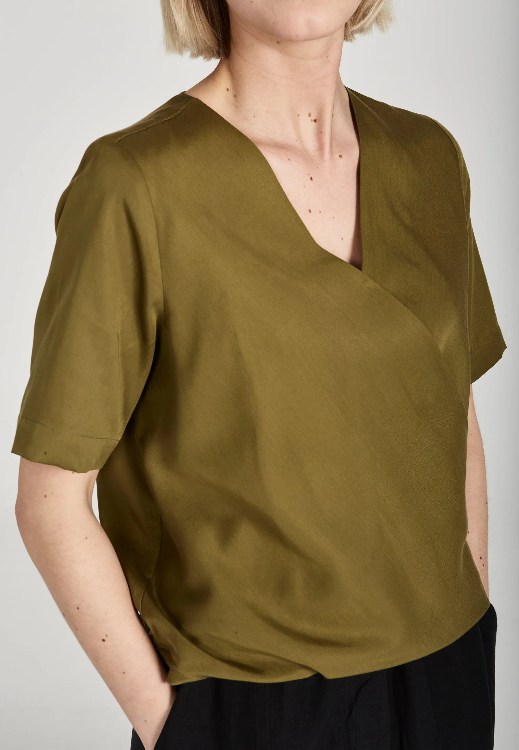 Blouse shirt MISHA from TENCEL™ Lyocell - Olive Oil (Tencel) Givn Berlin
