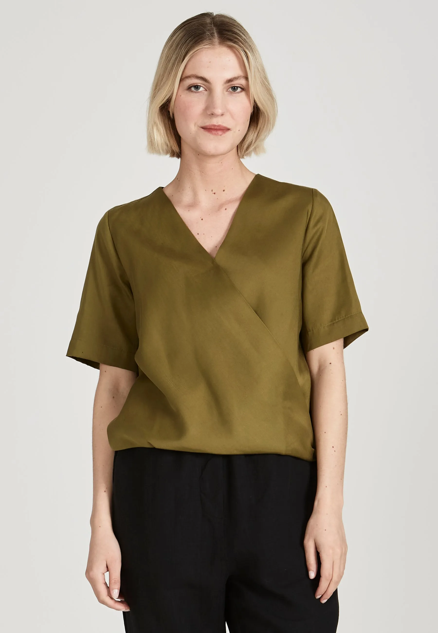Blouse shirt MISHA from TENCEL™ Lyocell - Olive Oil (Tencel) Givn Berlin