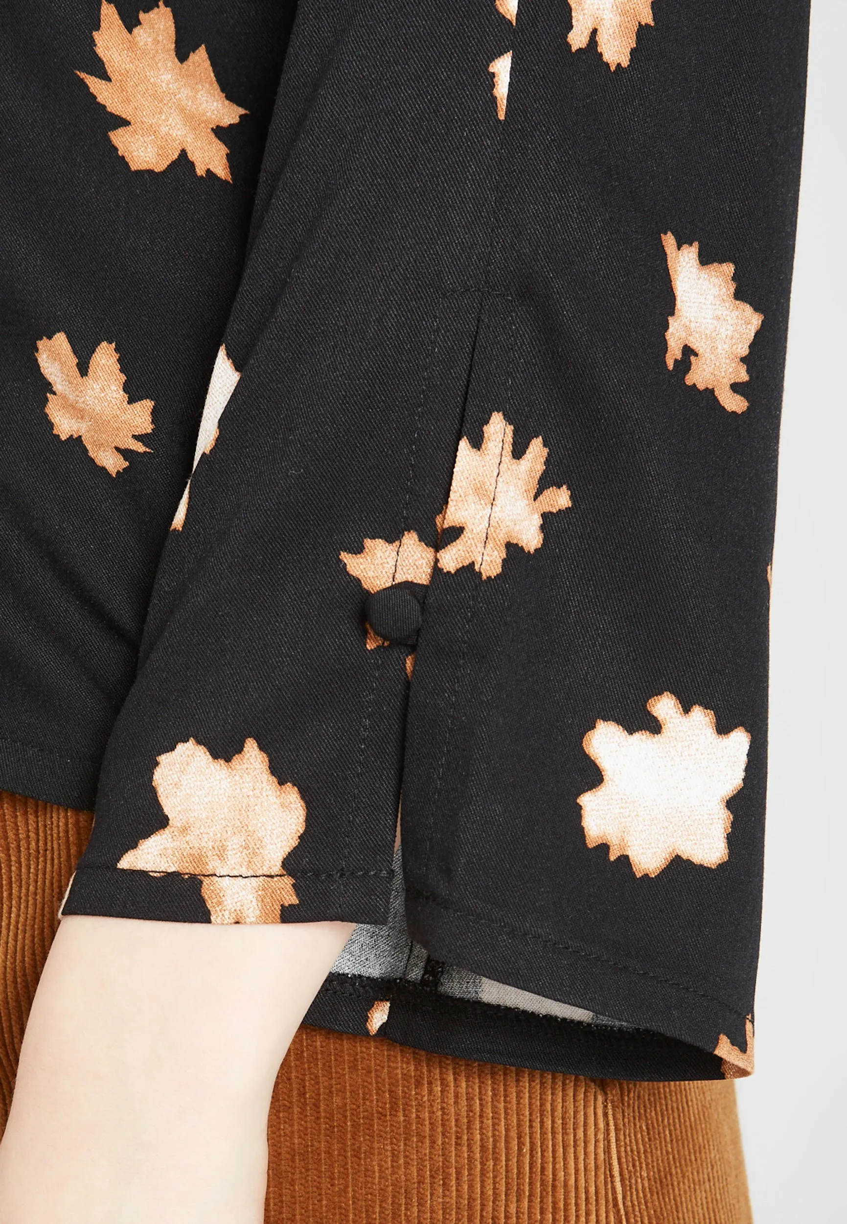Blouse shirt PENELOPE from LENZING™ ECOVERO™ - Black / Caramel Brown (Flowers) Givn Berlin