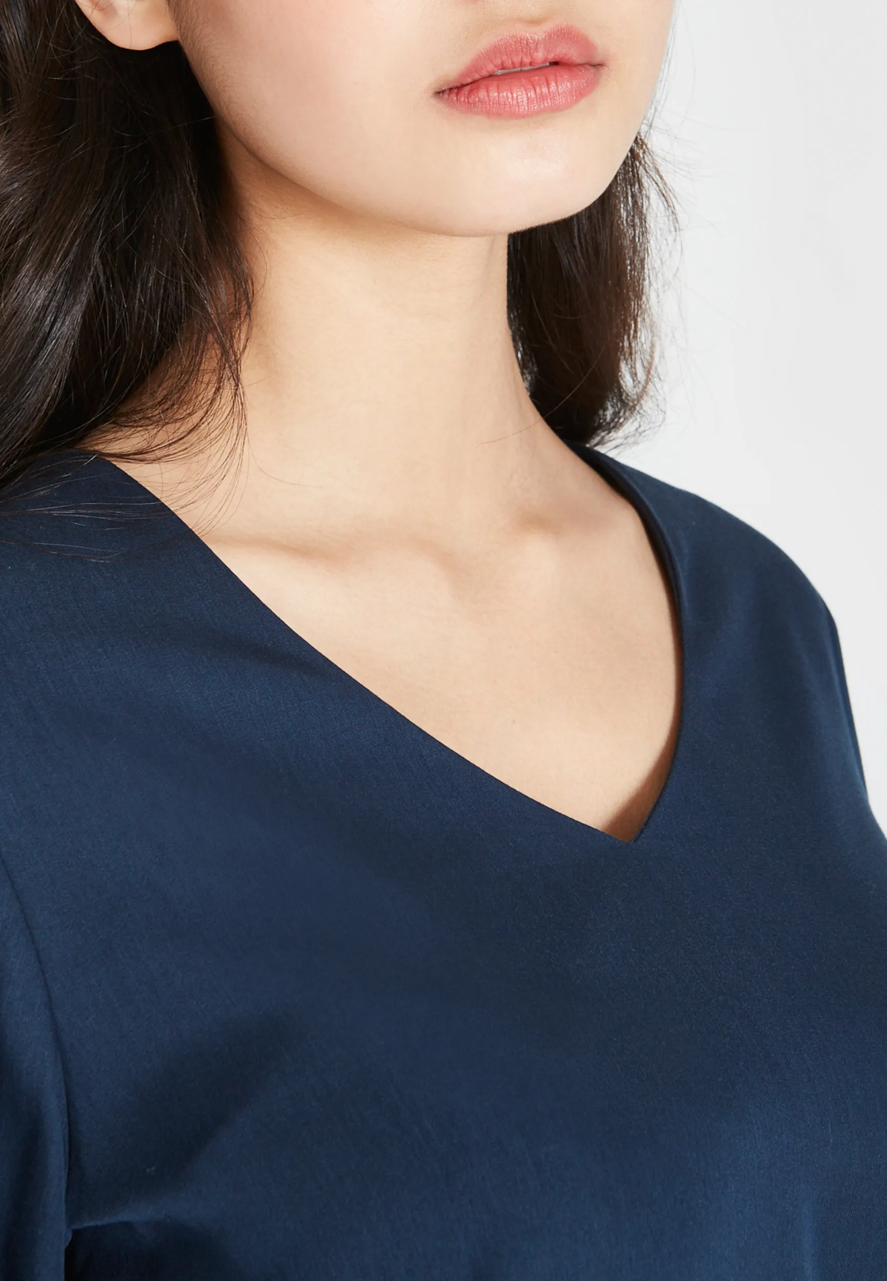 Blouse shirt ROSE in TENCEL™ REFIBRA™ Lyocell - Midnight Blue (Refibra) Givn Berlin