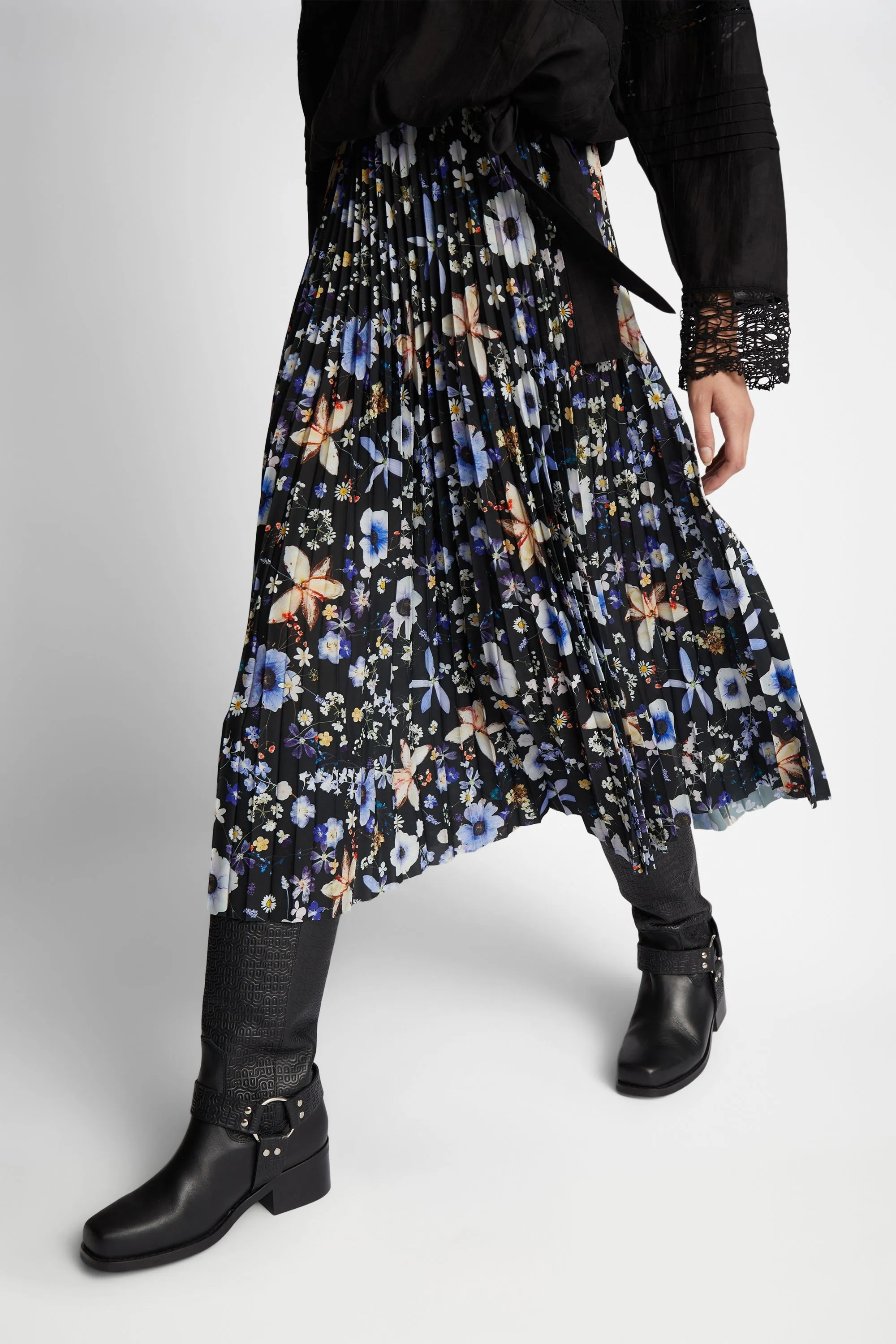 CHARMING - BLACK Munthe