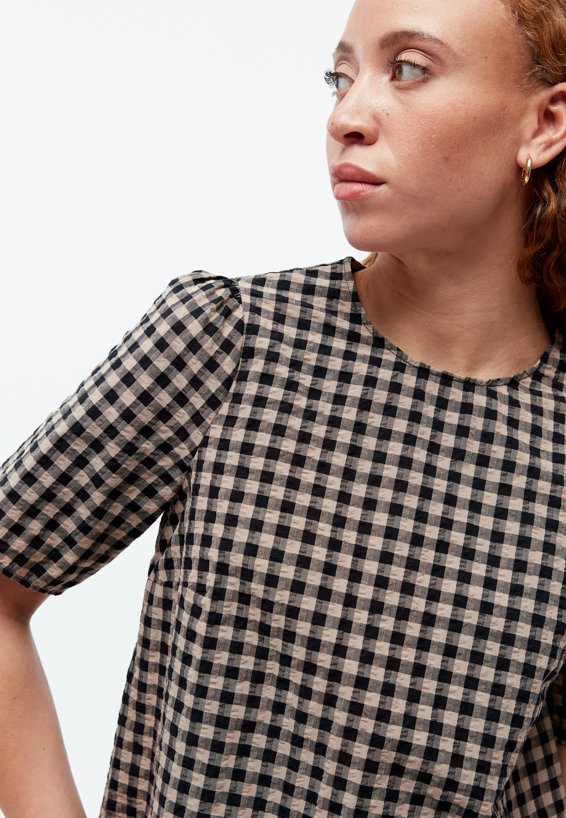 Check blouse GBGRETEL in organic cotton seersucker - Light Taupe / Black (Structure) Givn Berlin