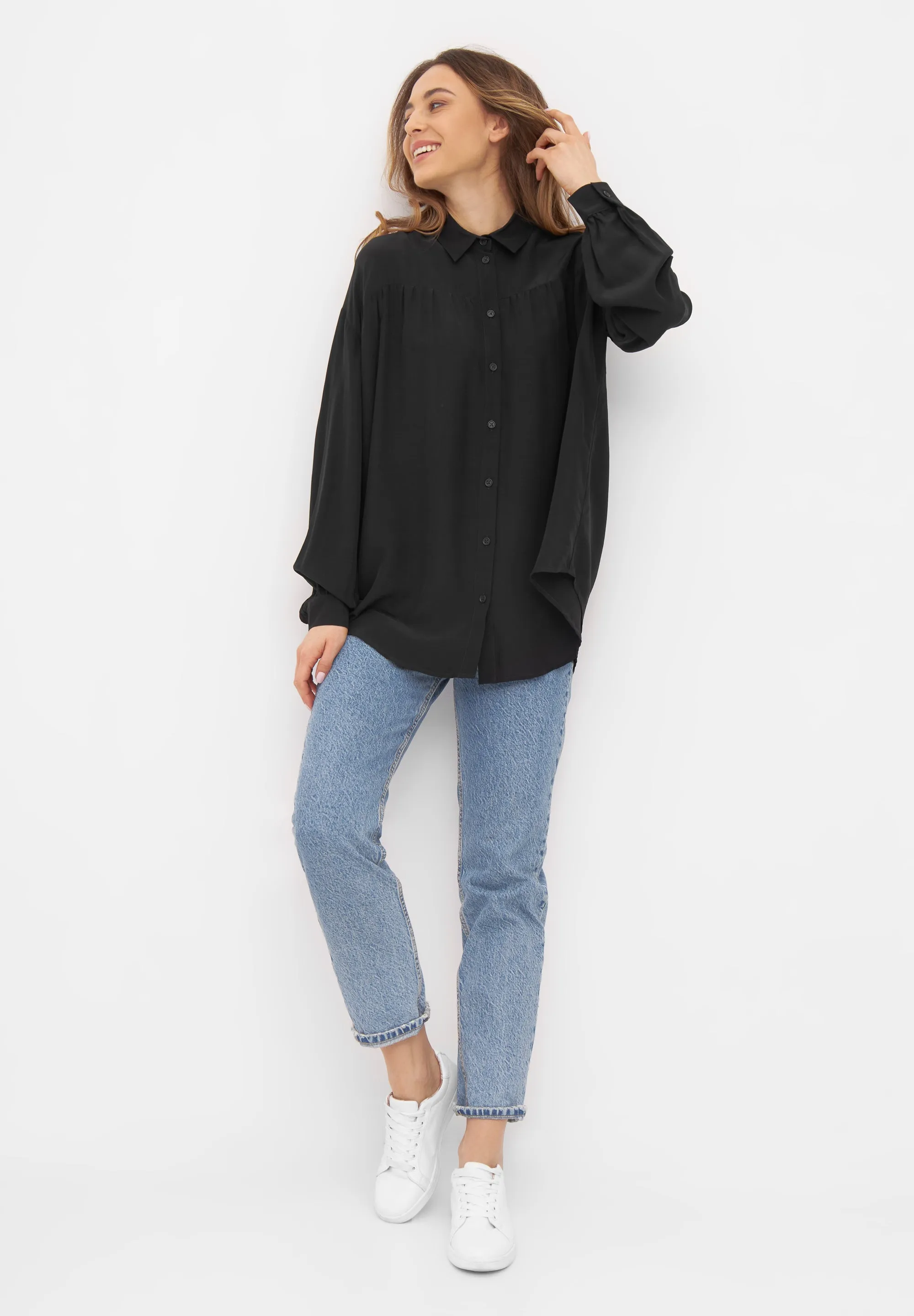 CHIARA blouse from LENZING™ ECOVERO™ - Black Givn Berlin