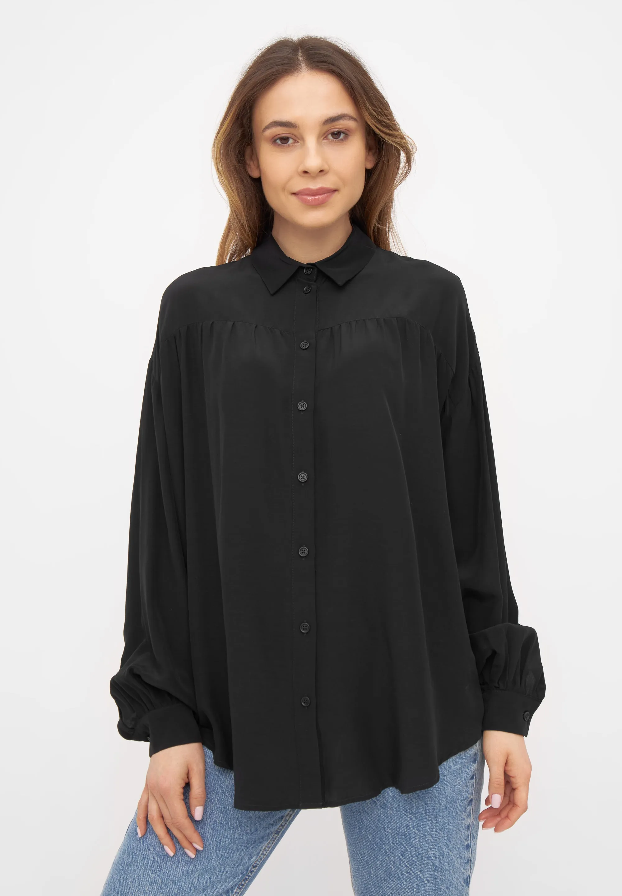 CHIARA blouse from LENZING™ ECOVERO™ - Black Givn Berlin