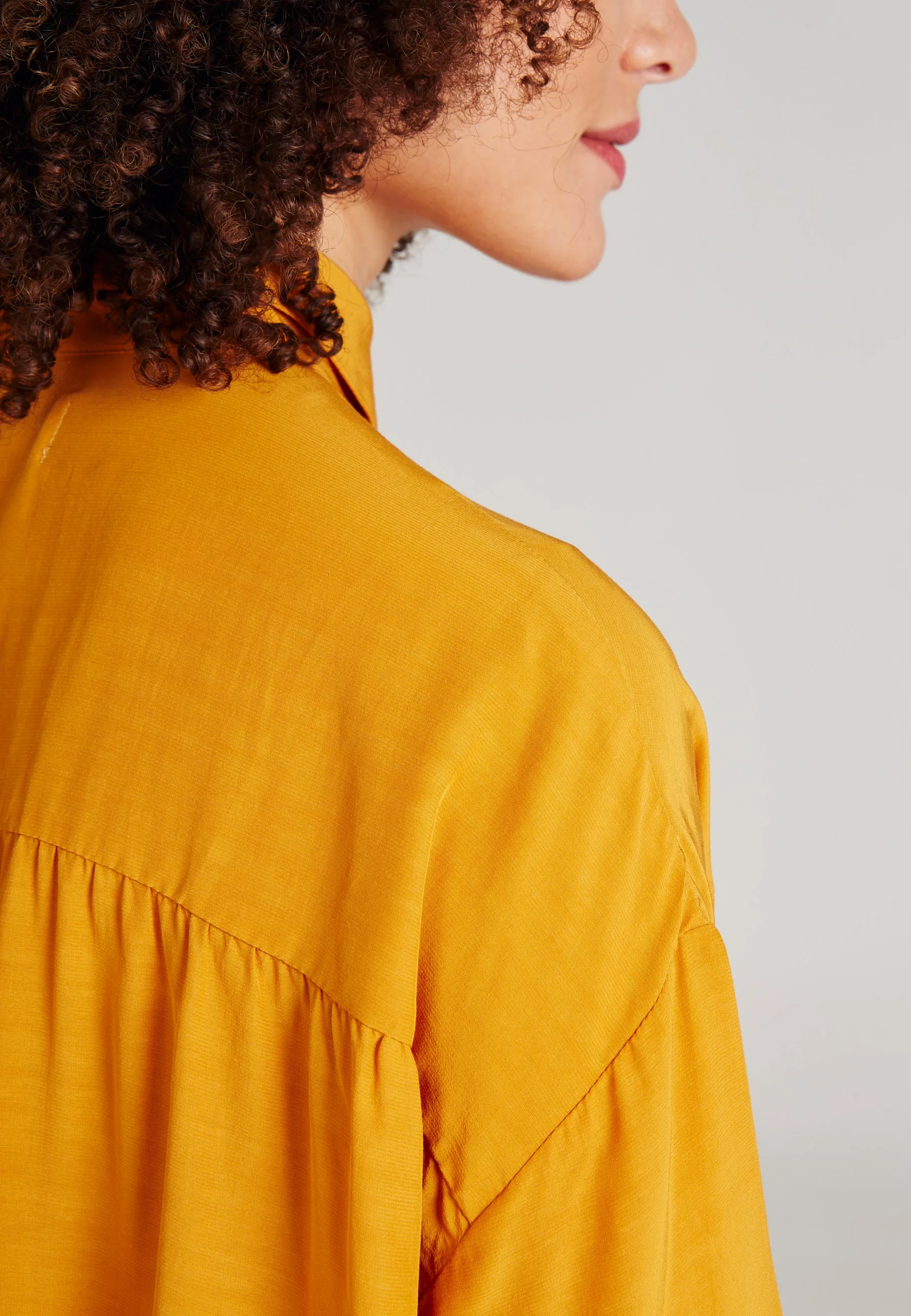 CHIARA blouse from LENZING™ ECOVERO™ - Pecan Givn Berlin