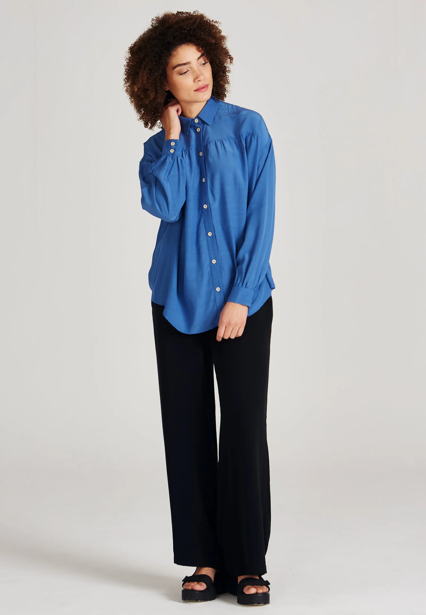 CHIARA blouse from LENZING™ ECOVERO™ - Sky Blue Givn Berlin