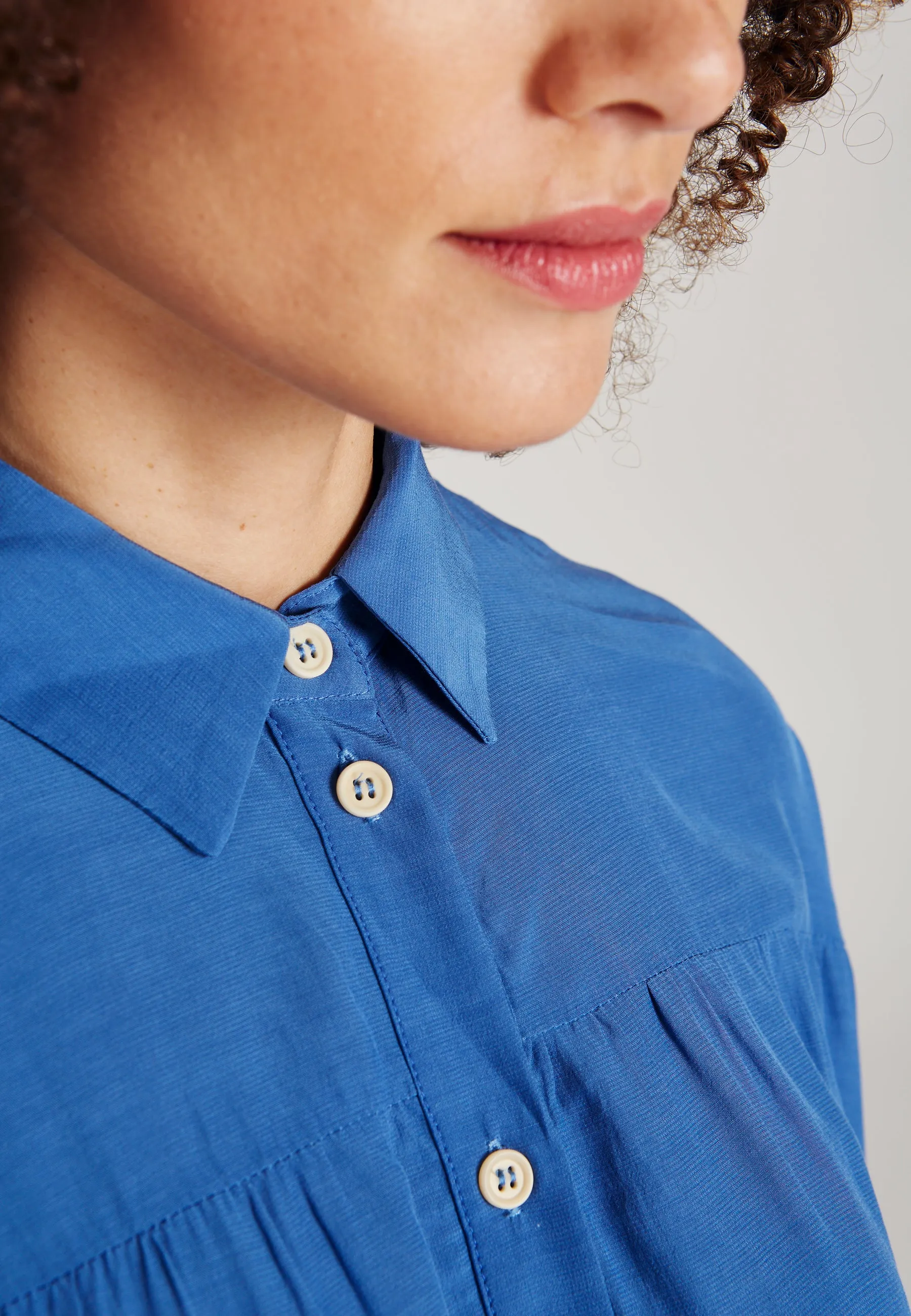CHIARA blouse from LENZING™ ECOVERO™ - Sky Blue Givn Berlin