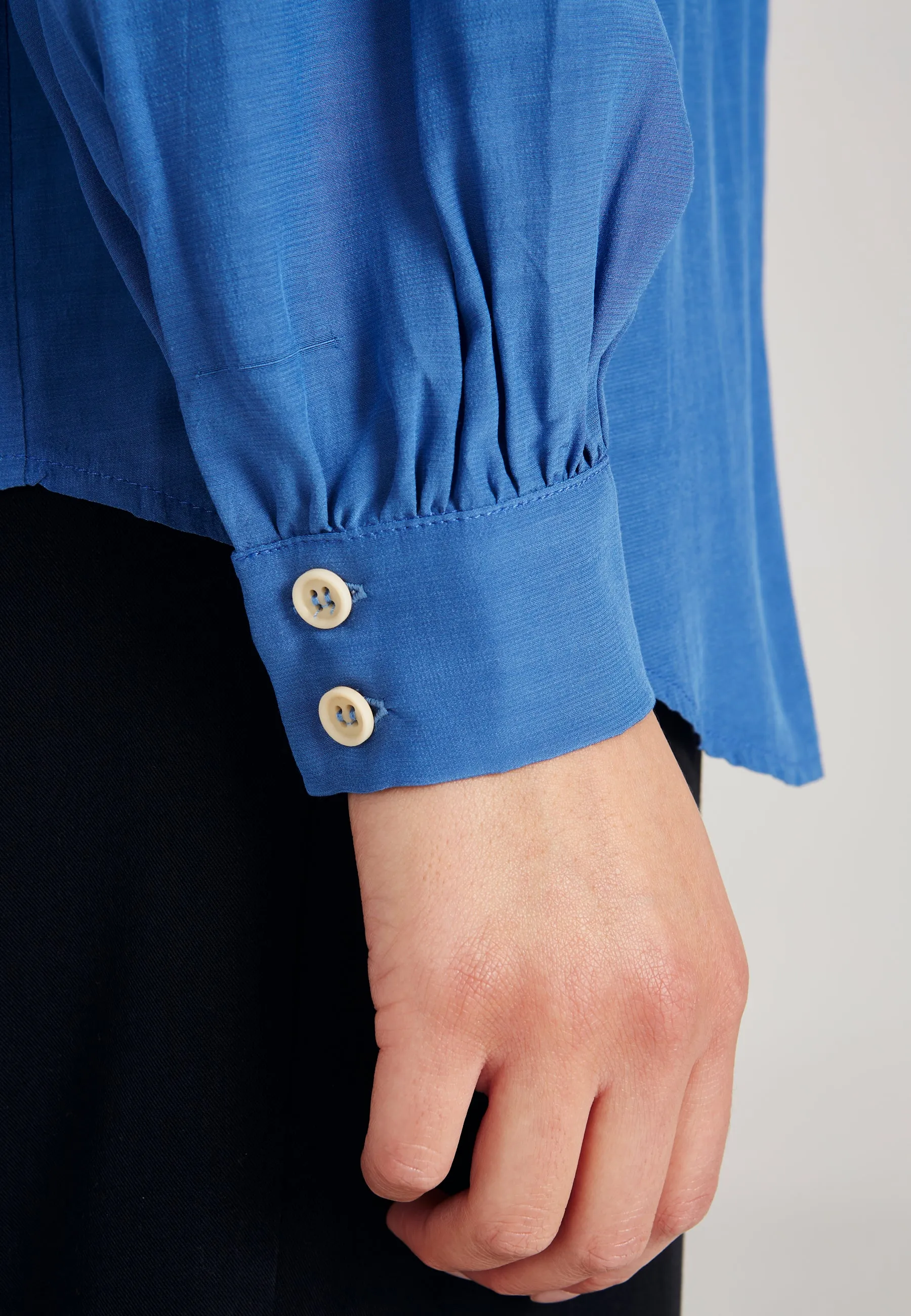 CHIARA blouse from LENZING™ ECOVERO™ - Sky Blue Givn Berlin