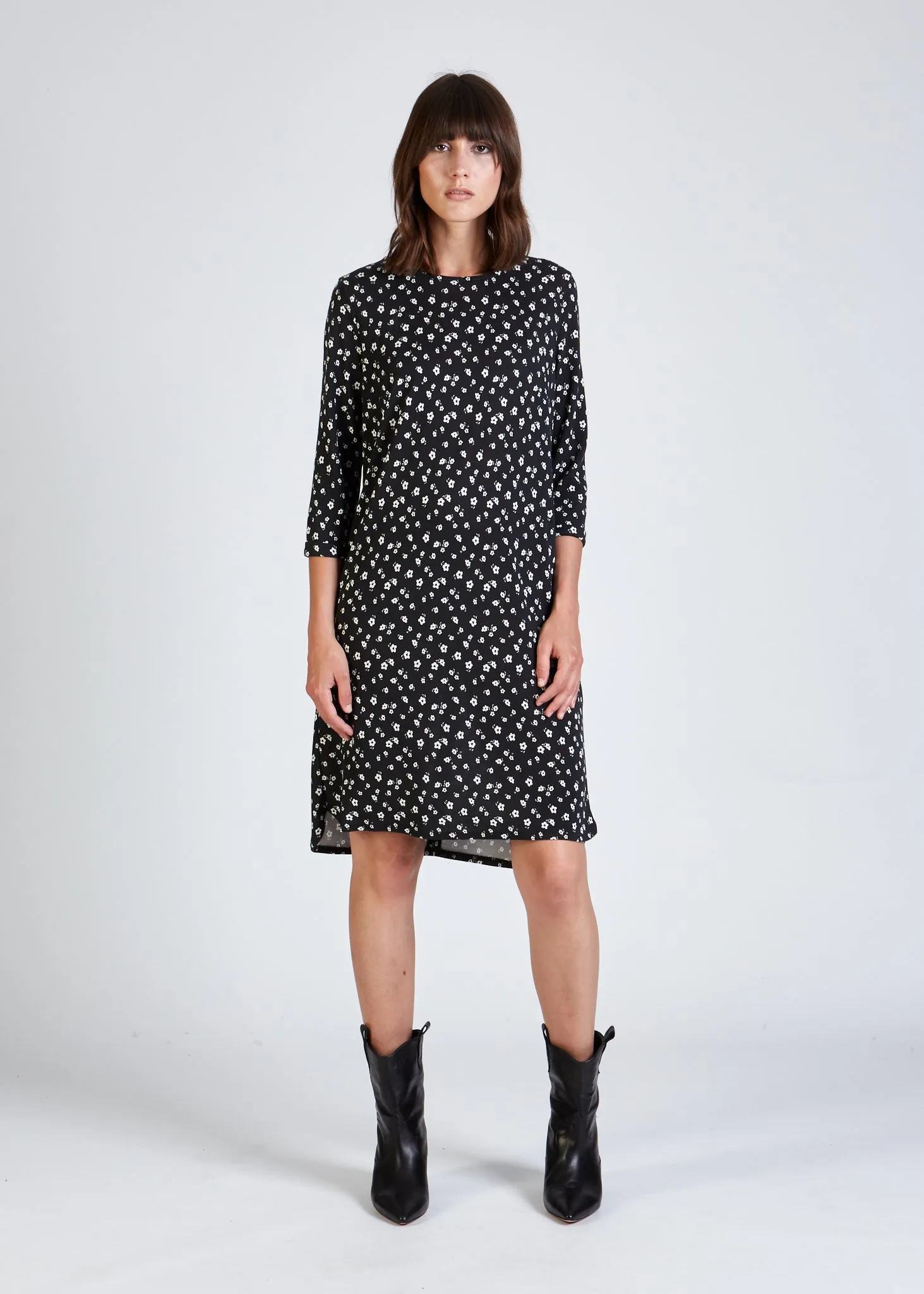 Dress FREYA in TENCEL™ Lyocell - Black / White Flowers (Tencel) Givn Berlin