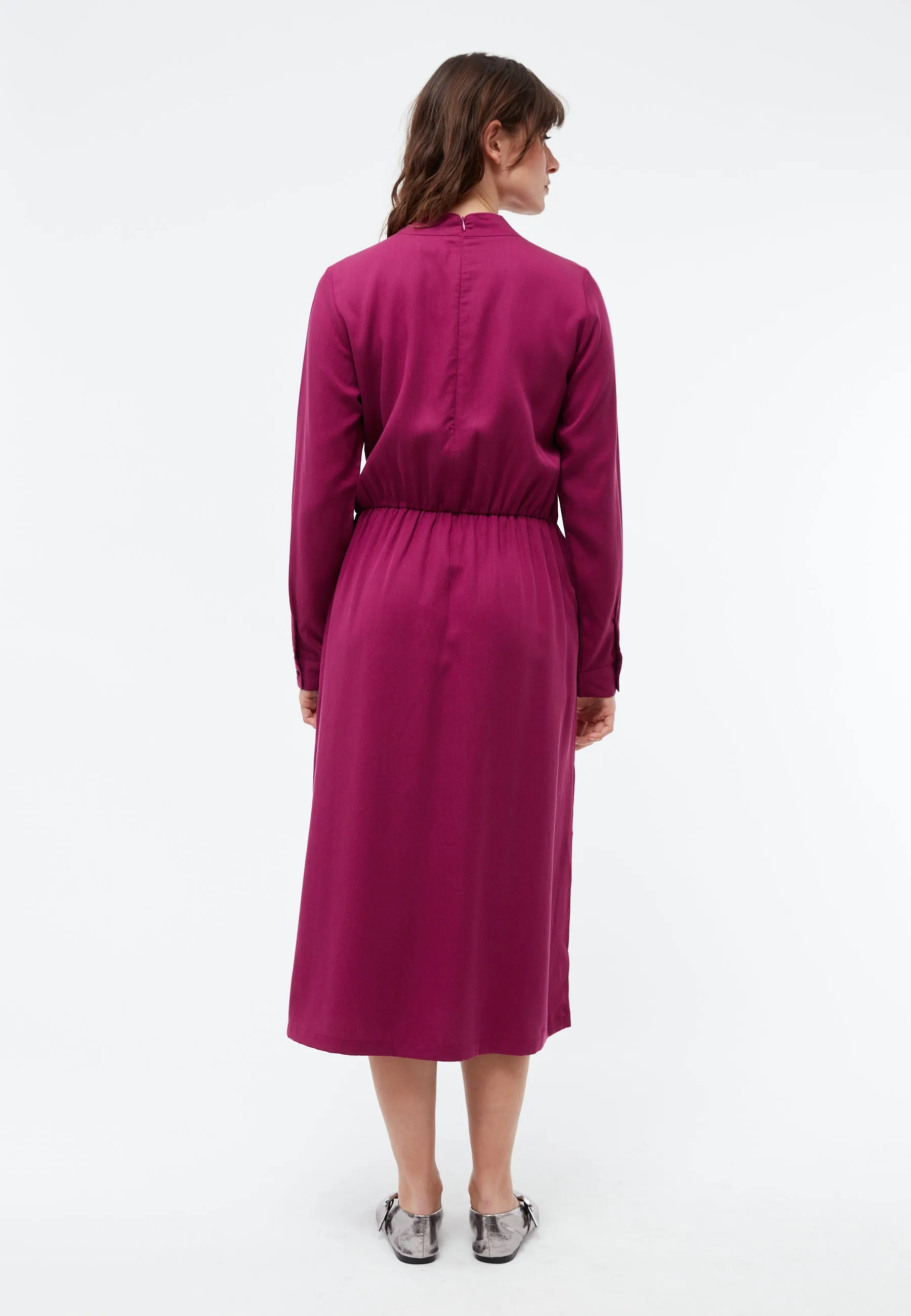 Dress INDIRA in TENCEL™ REFIBRA™ Lyocell - Dark Pink (Refibra) Givn Berlin