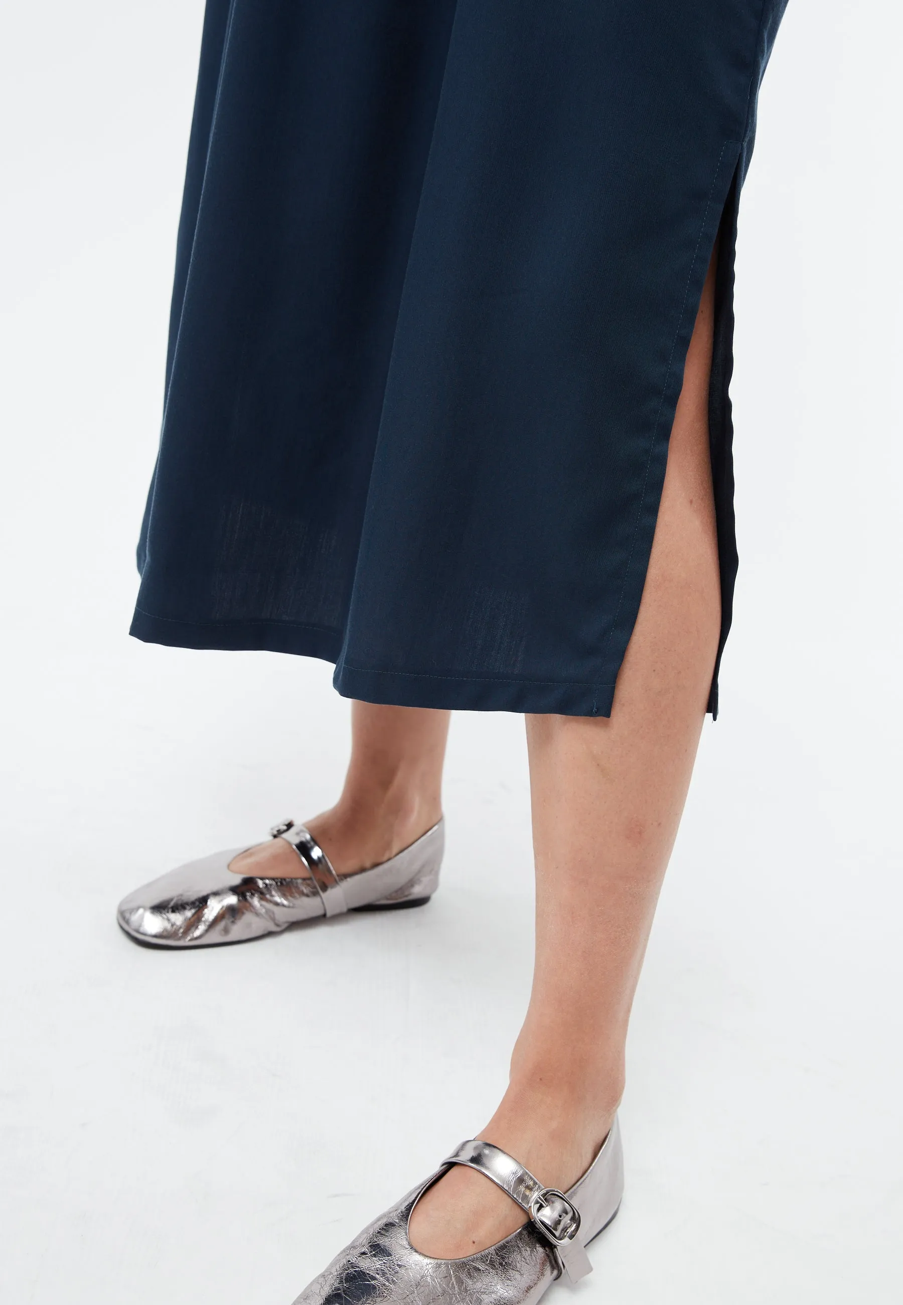 Dress INDIRA in TENCEL™ REFIBRA™ Lyocell - Midnight Blue (Refibra) Givn Berlin