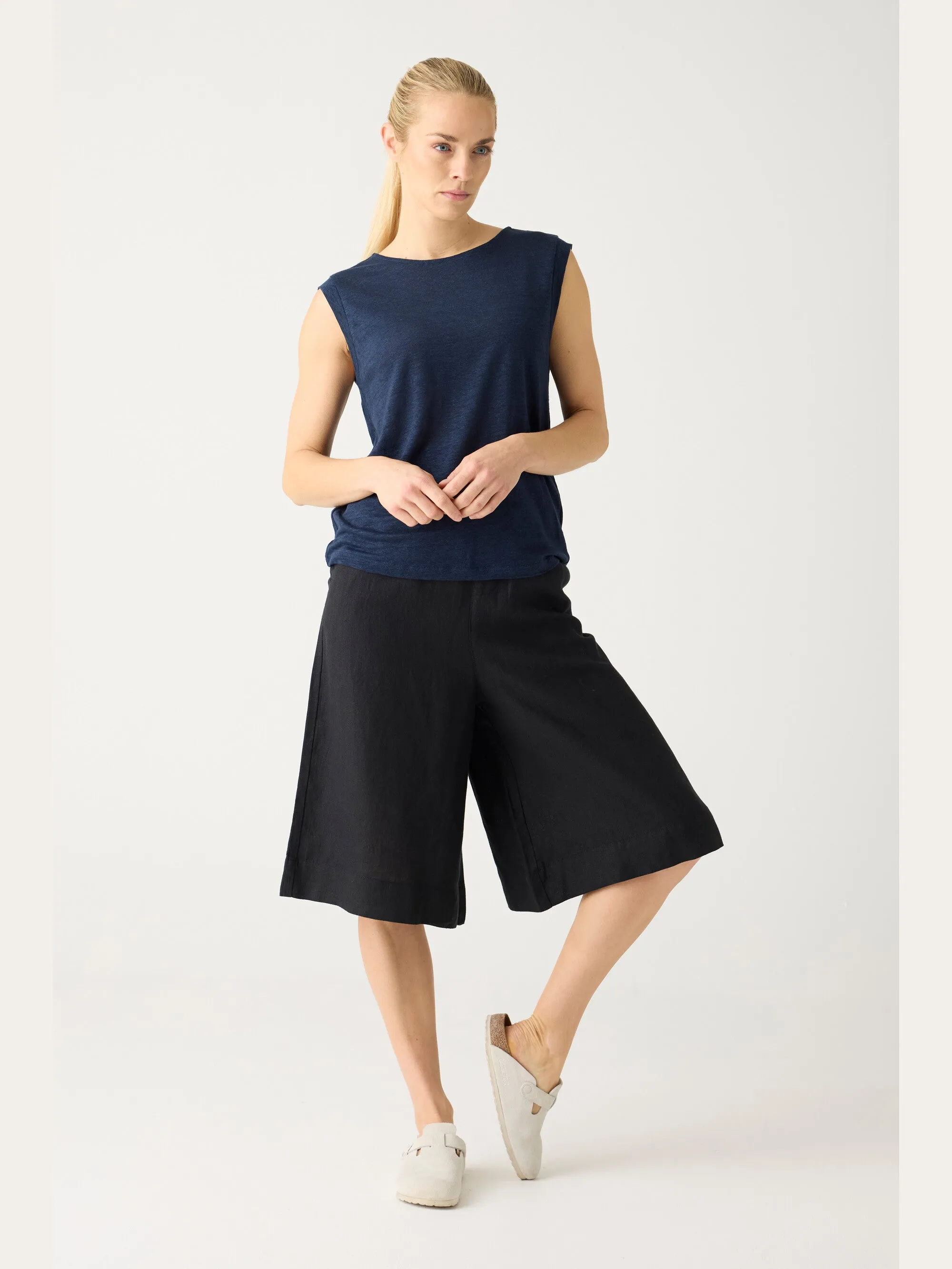 EVE culotte high-rise wide linen shorts - GOTS/Vegan - Black Jet Knowledge Cotton