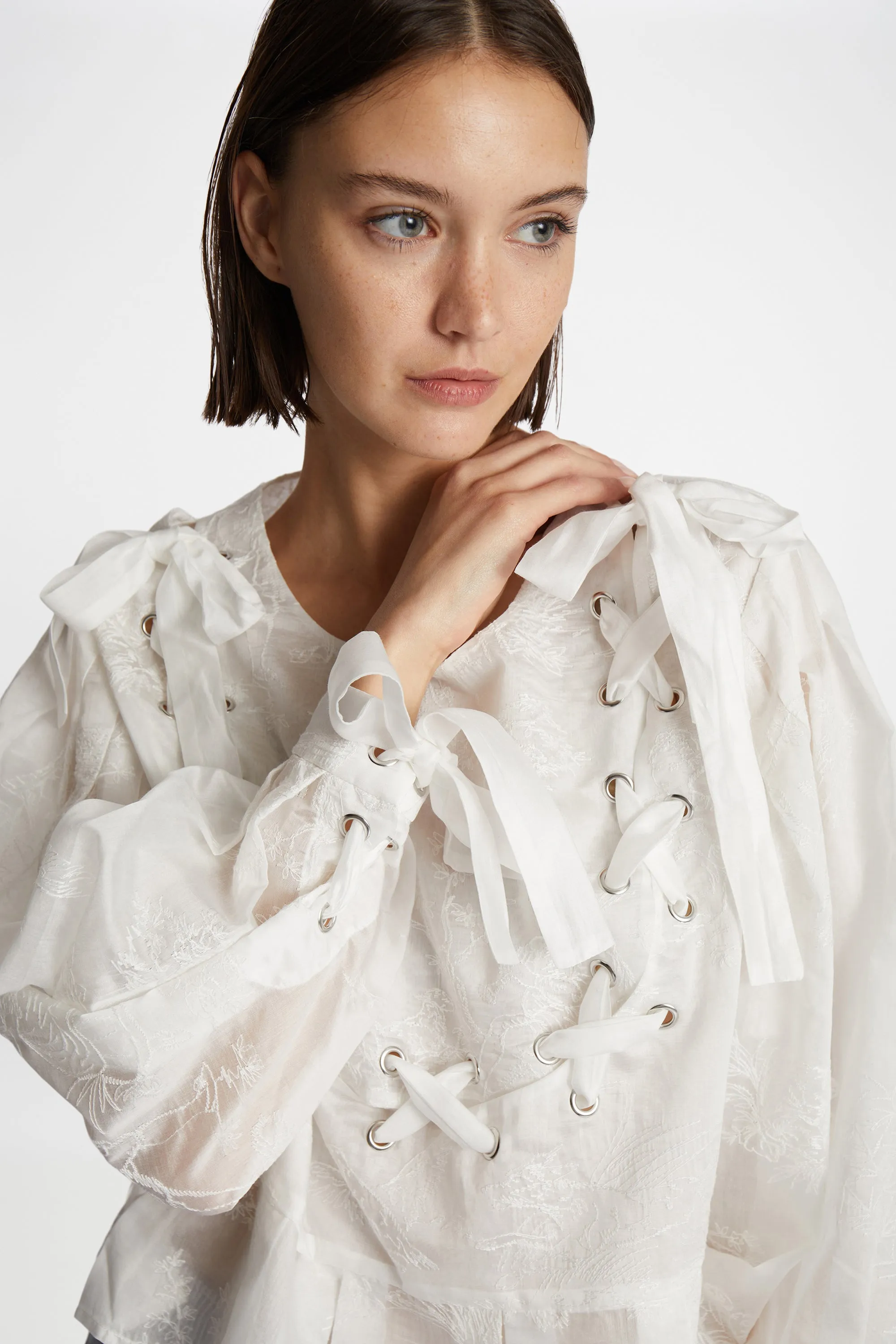 FRENI - WHITE Munthe