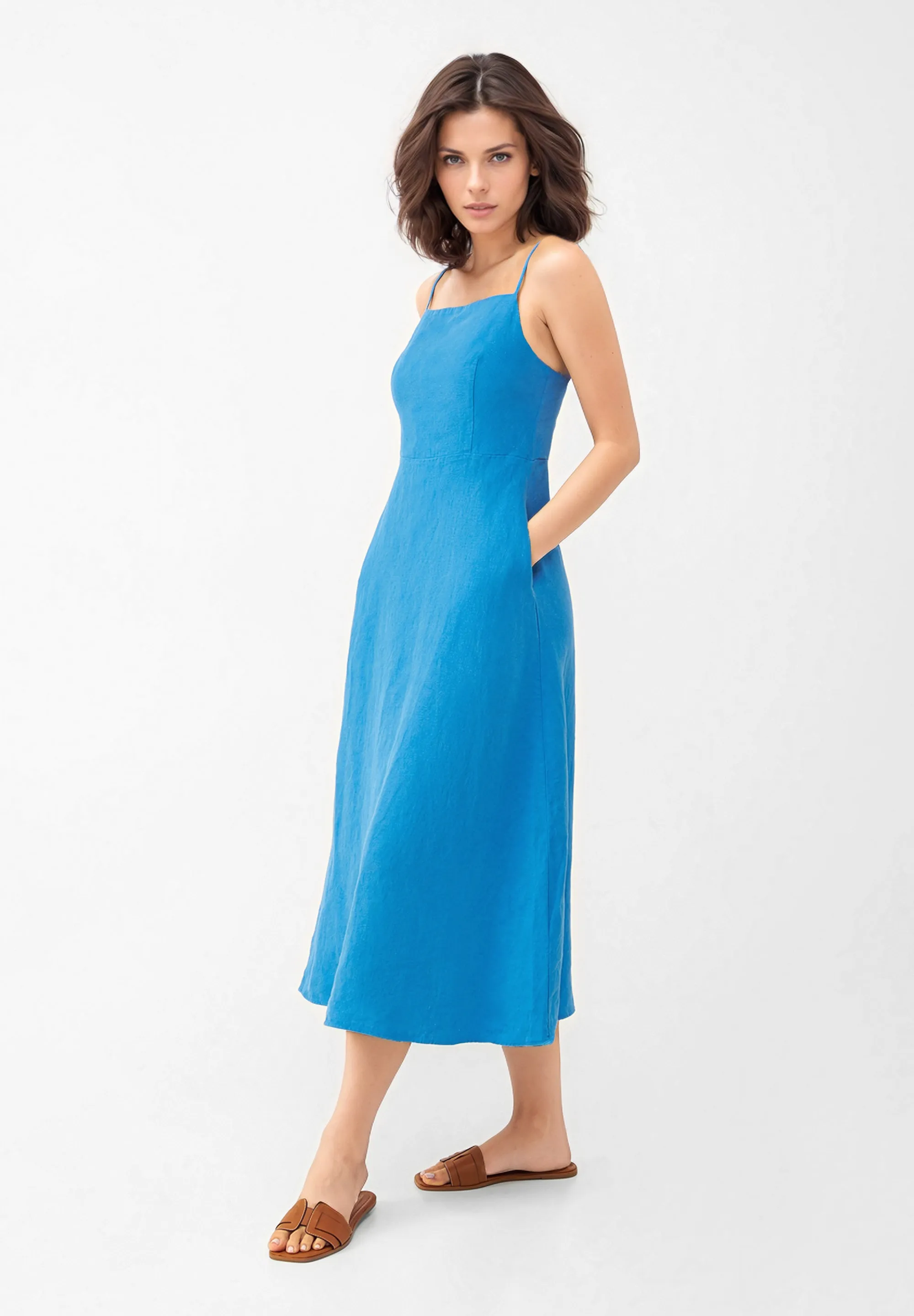 GBGIANA slim fit linen dress with back detail - French Blue (Linen) Givn Berlin