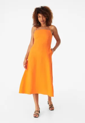GBGIANA slim fit linen dress with back detail - Mandarine (Linen) Givn Berlin