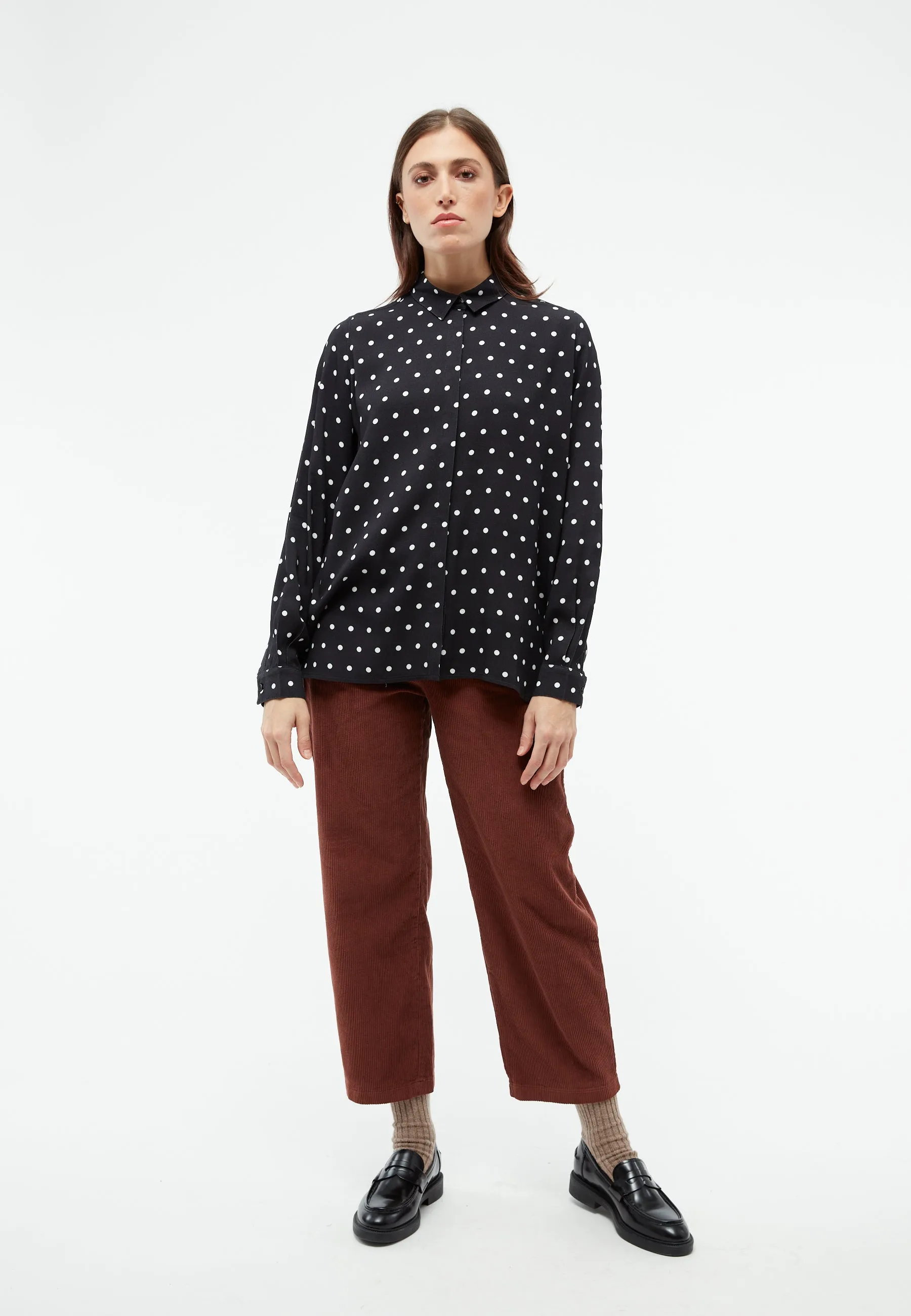 GBIVA blouse from LENZING™ ECOVERO™ with stand-up collar - Black / White (Polkadots) Givn Berlin