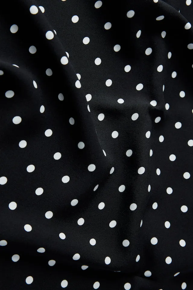 GBIVA blouse from LENZING™ ECOVERO™ with stand-up collar - Black / White (Polkadots) Givn Berlin