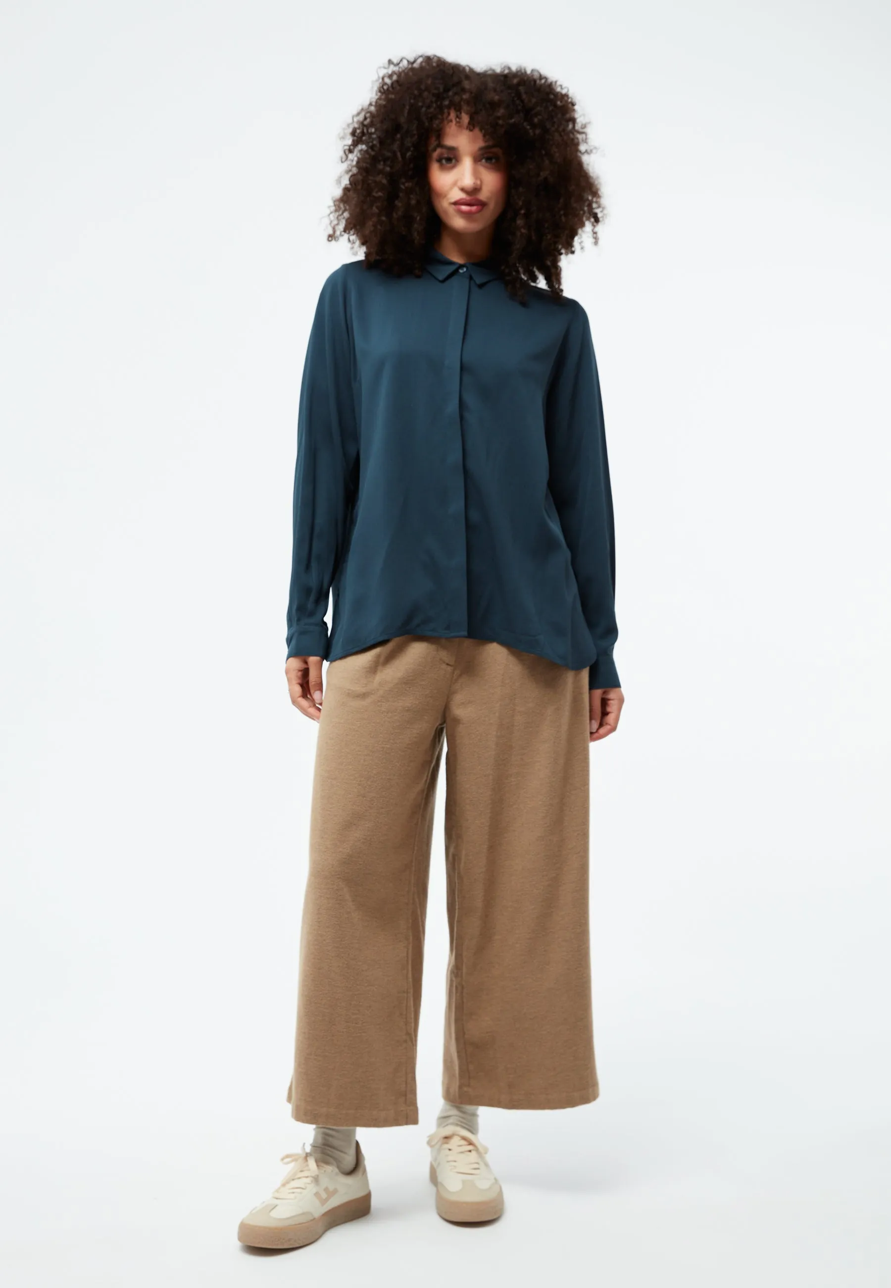 GBIVA blouse from LENZING™ ECOVERO™ with stand-up collar - Midnight Blue Givn Berlin
