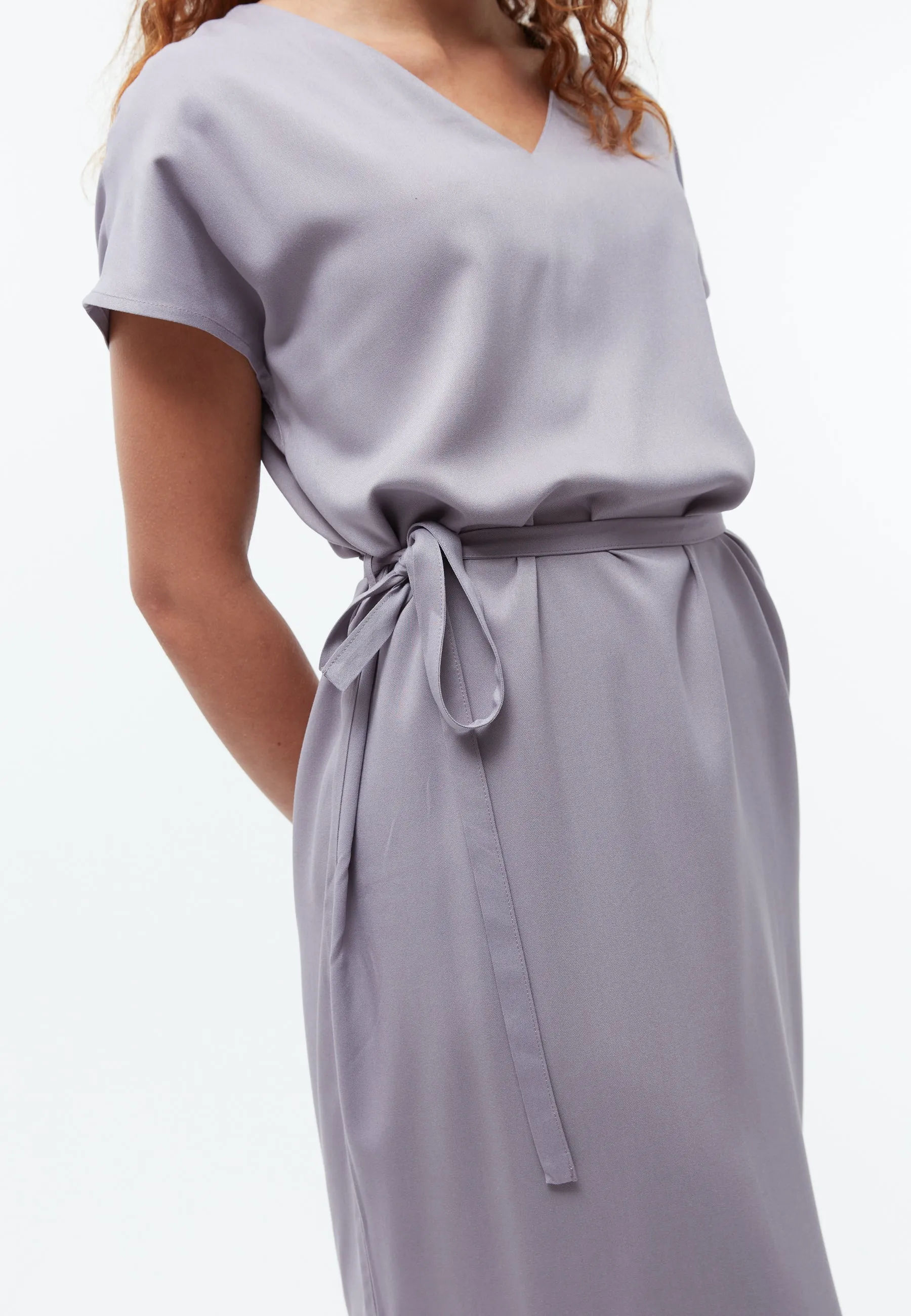 GBPHILINE midi dress from LENZING™ ECOVERO™ with tie belt - Lilac Grey Givn Berlin
