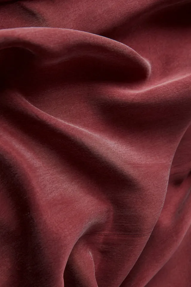 GBSHIRIN blouse made of cupro (Bemberg™) with a waterfall neckline - cranberry Givn Berlin