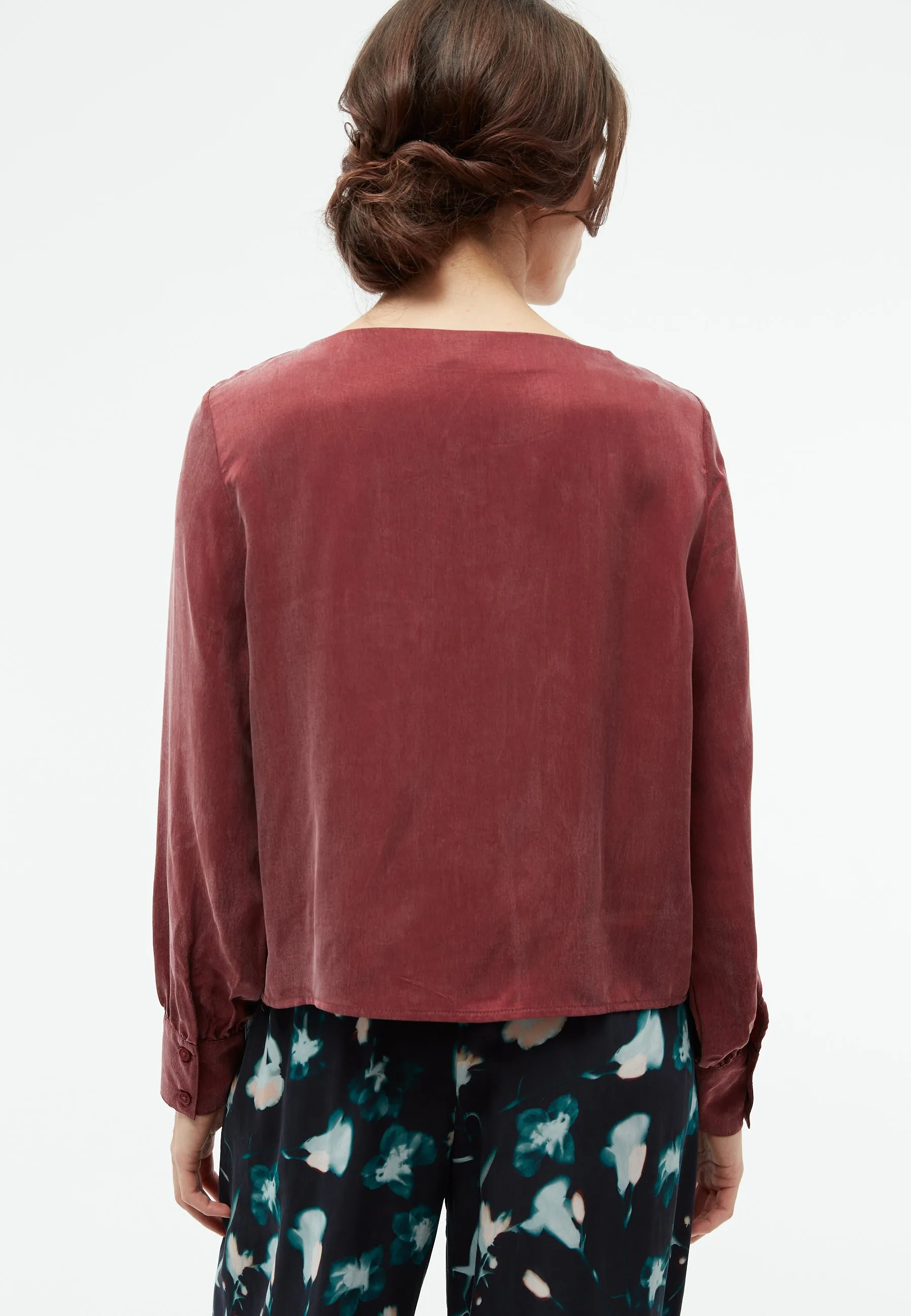 GBSHIRIN blouse made of cupro (Bemberg™) with a waterfall neckline - cranberry Givn Berlin