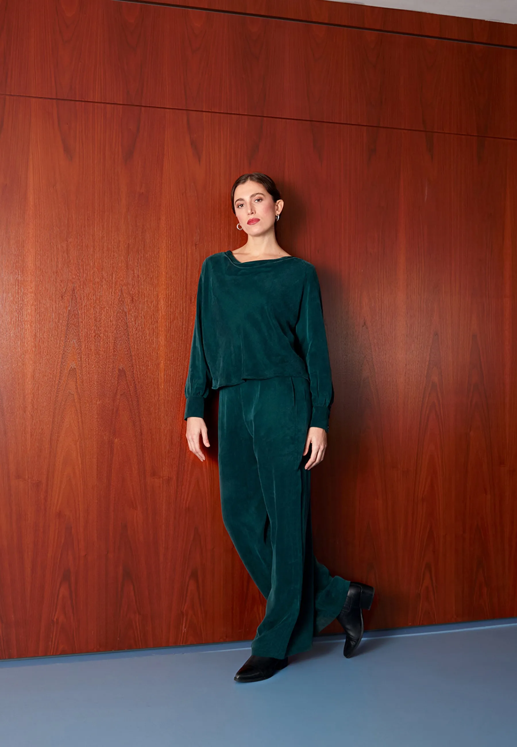 GBSHIRIN blouse made of cupro (Bemberg™) with a waterfall neckline - Dark Teal Givn Berlin