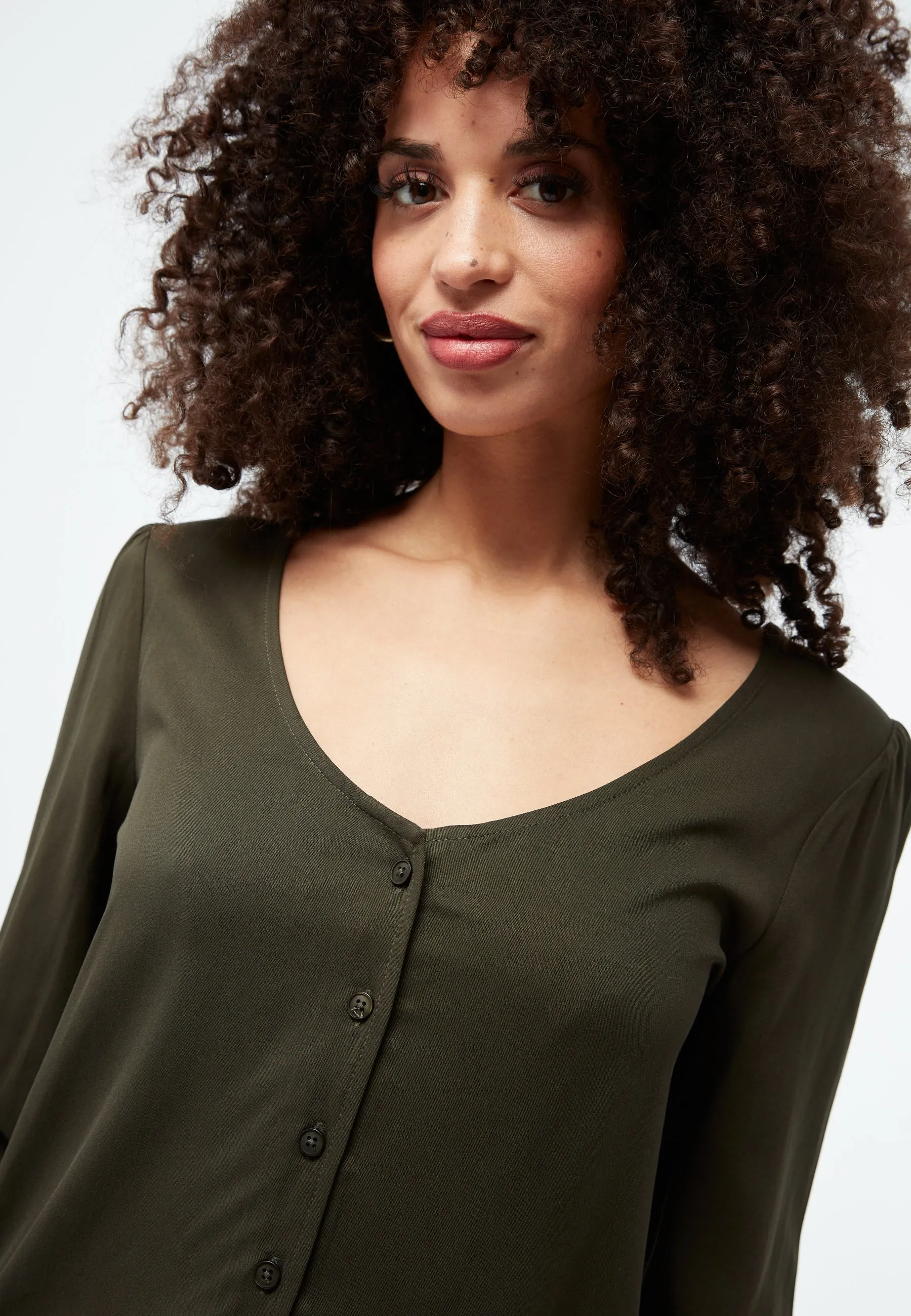 GBTIARA blouse from LENZING™ ECOVERO™ - Dark Olive Givn Berlin