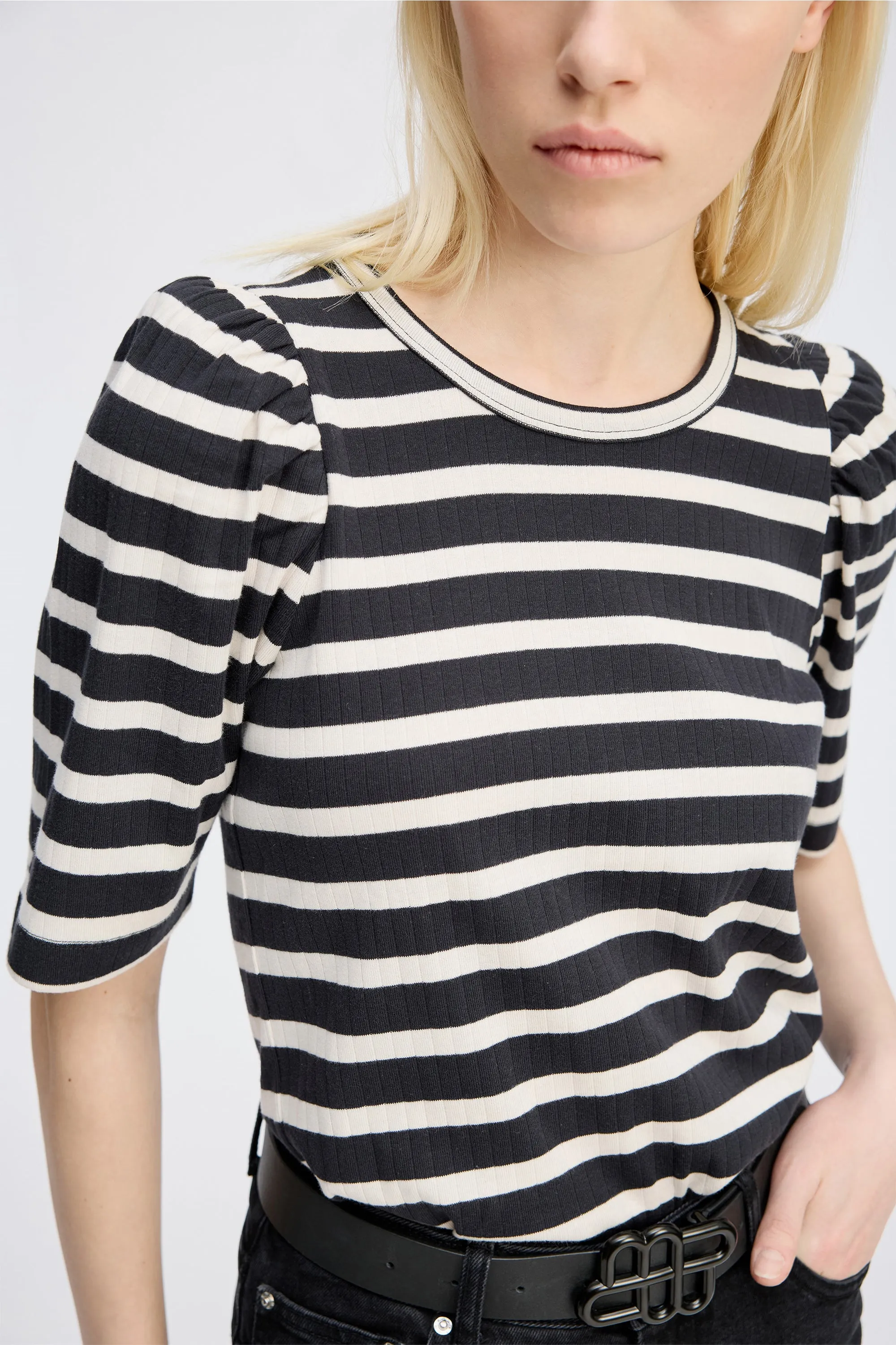 JIKOLAZ - STRIPE BLACK Munthe