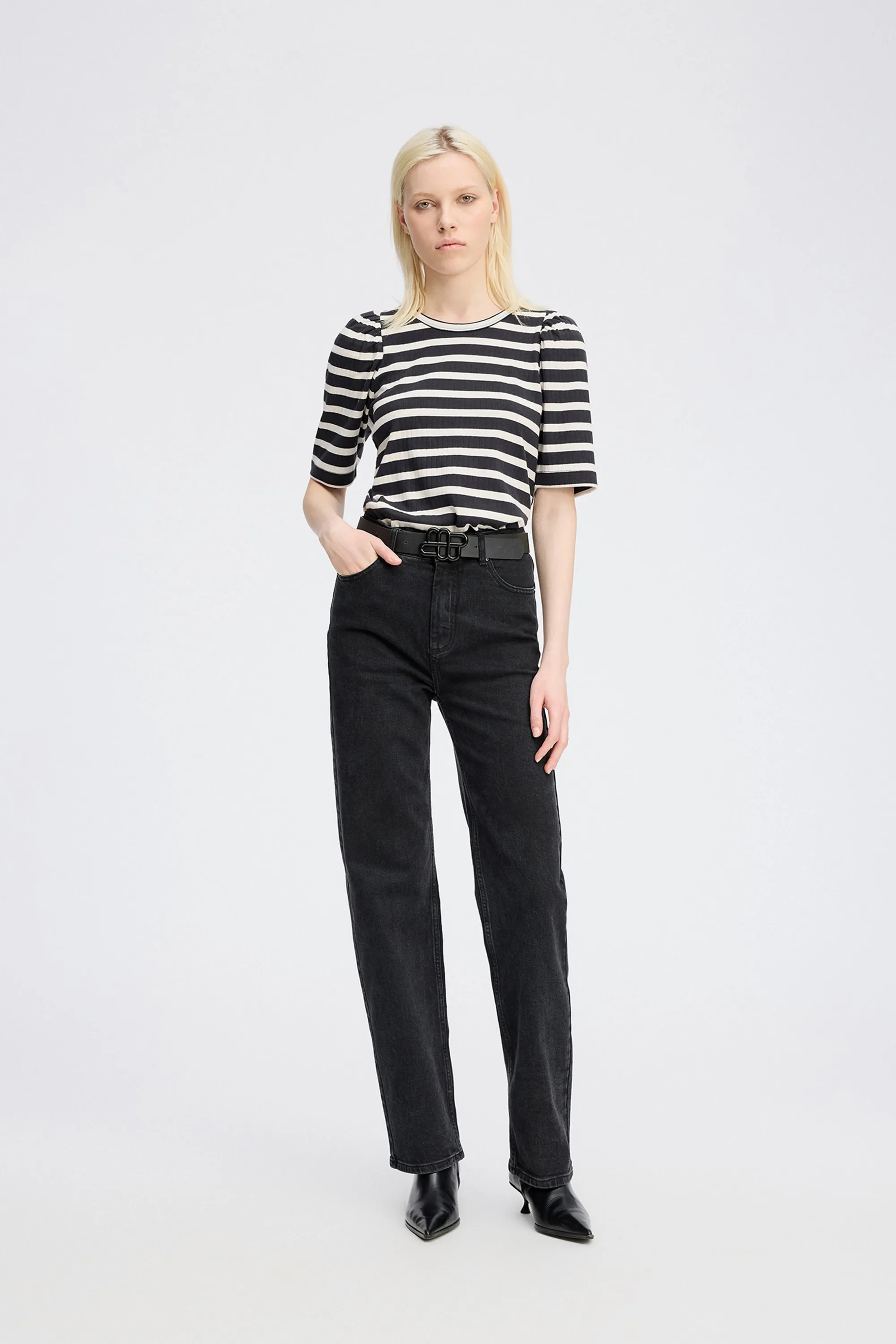 JIKOLAZ - STRIPE BLACK Munthe