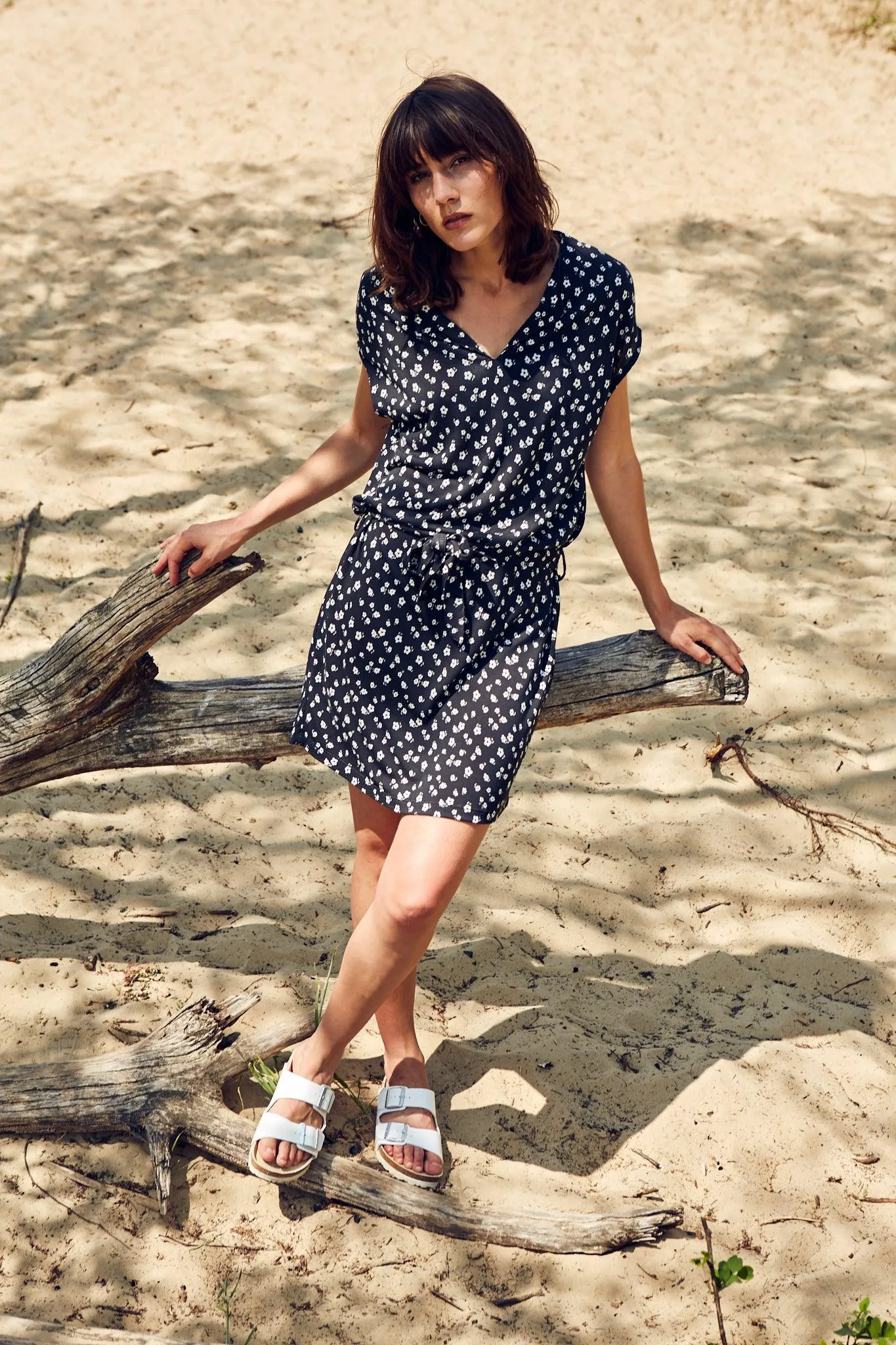 LAURA dress in TENCEL Lyocell - Black / White Flowers (Tencel) Givn Berlin