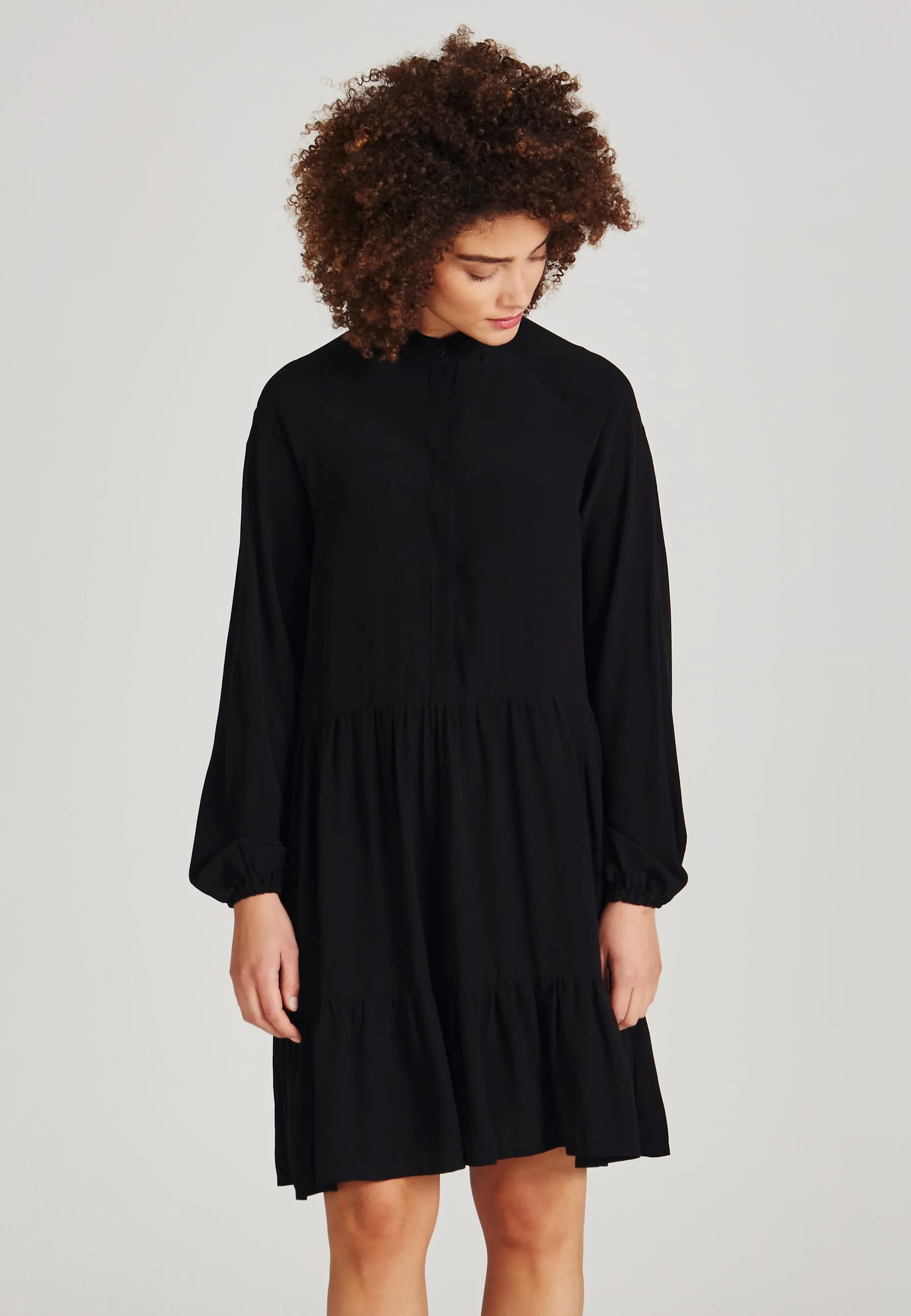 LENDRA Flounce Dress From LENZING™ ECOVERO™ - Black Givn Berlin