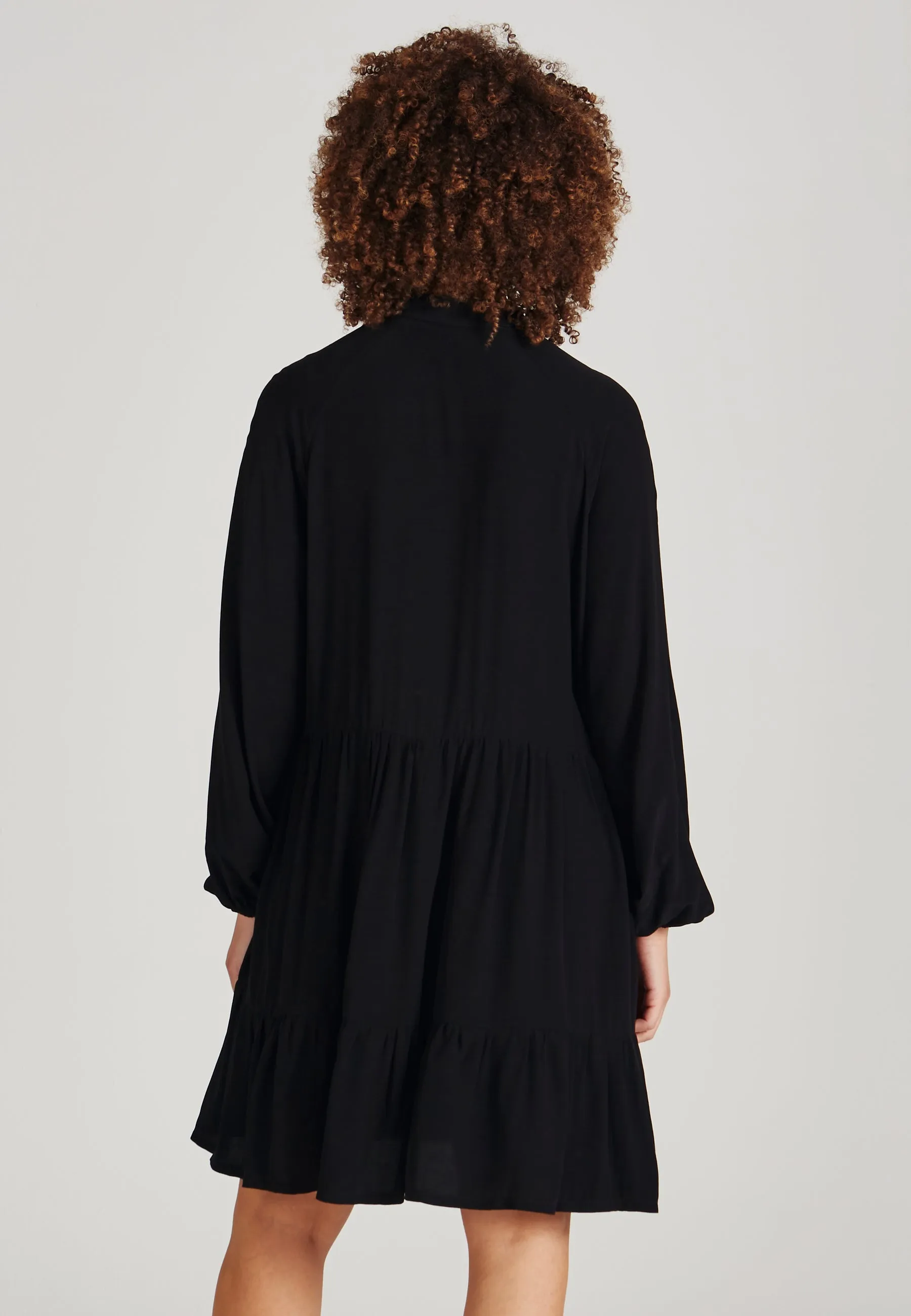 LENDRA Flounce Dress From LENZING™ ECOVERO™ - Black Givn Berlin