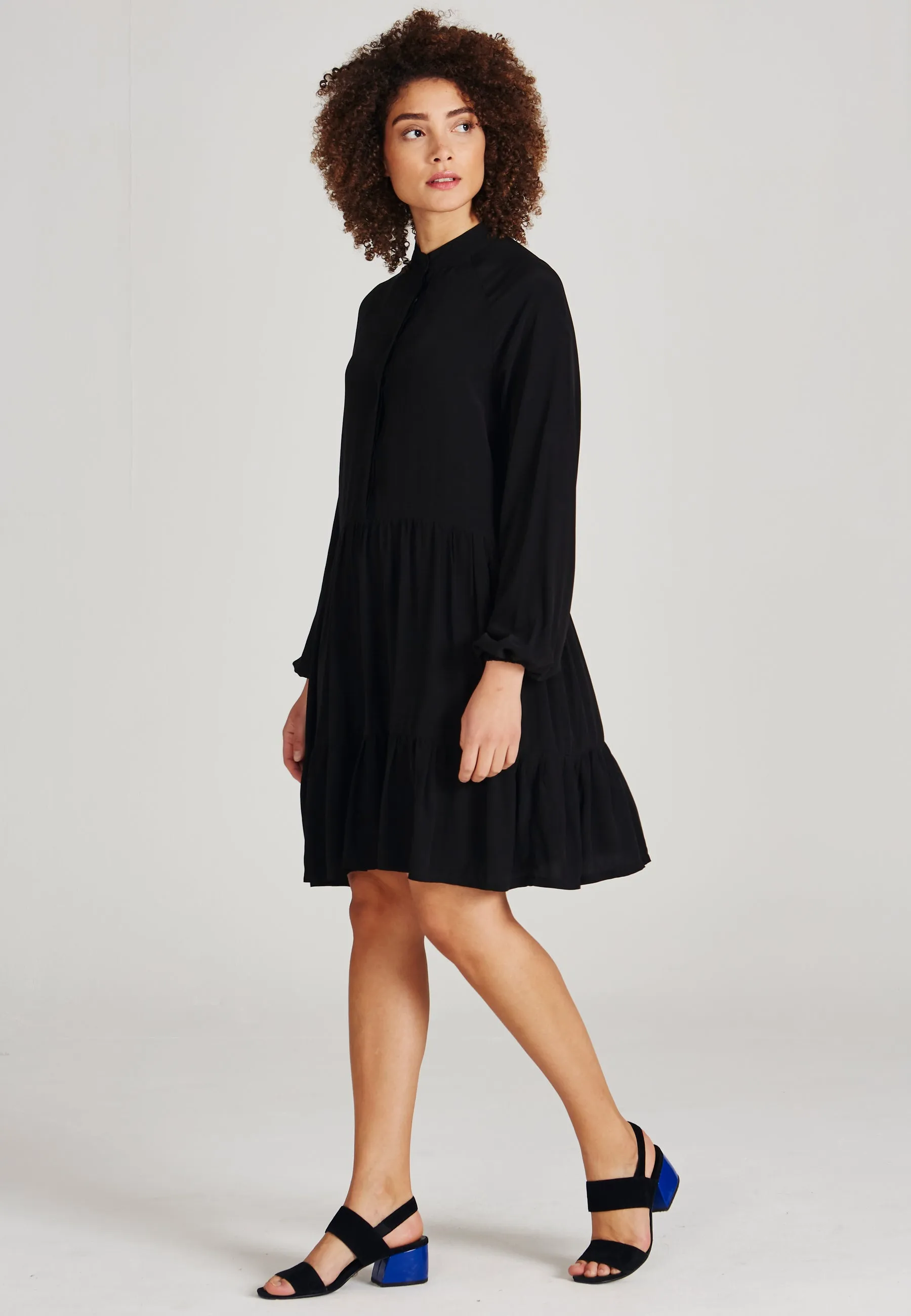 LENDRA Flounce Dress From LENZING™ ECOVERO™ - Black Givn Berlin