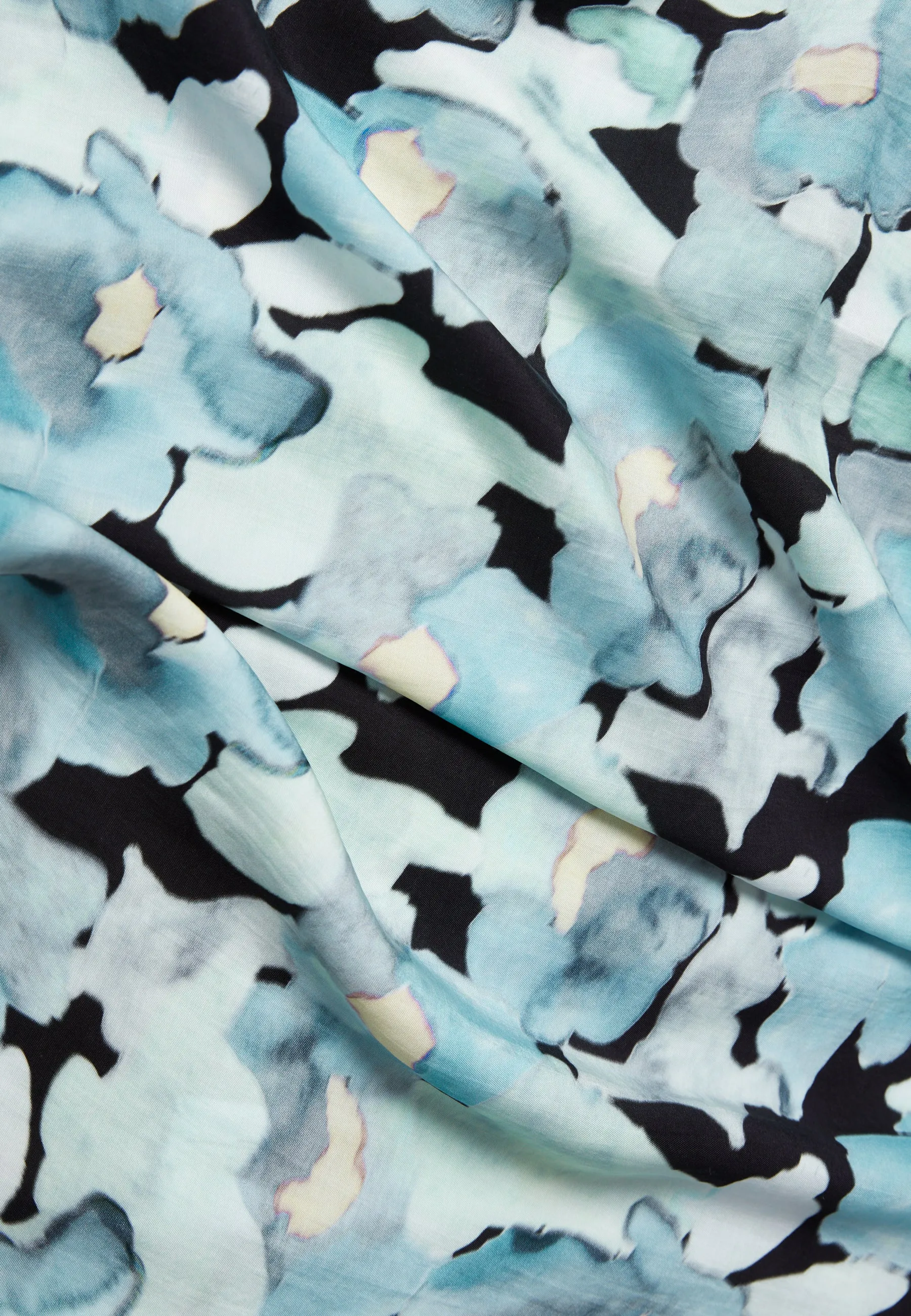 Maxi dress GBROXIE made of TENCEL™ with peach effect - Gentle Blue (Dreamy Florals) Givn Berlin
