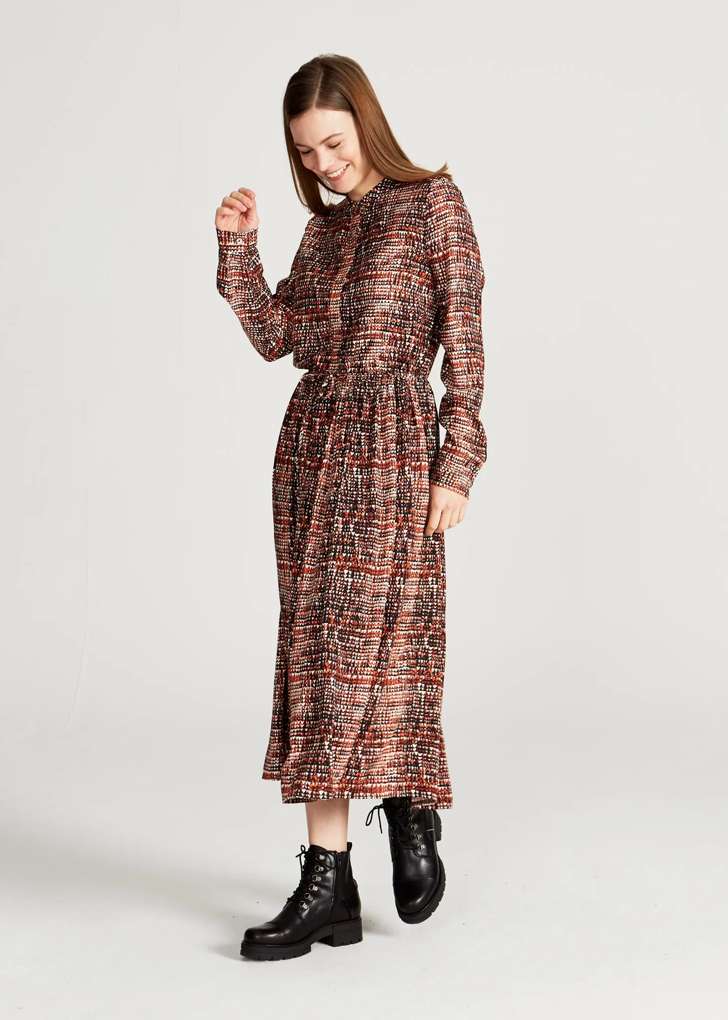 Maxi dress MARINA from LENZING™ ECOVERO™ - Black / Orange (Hearts) Givn Berlin