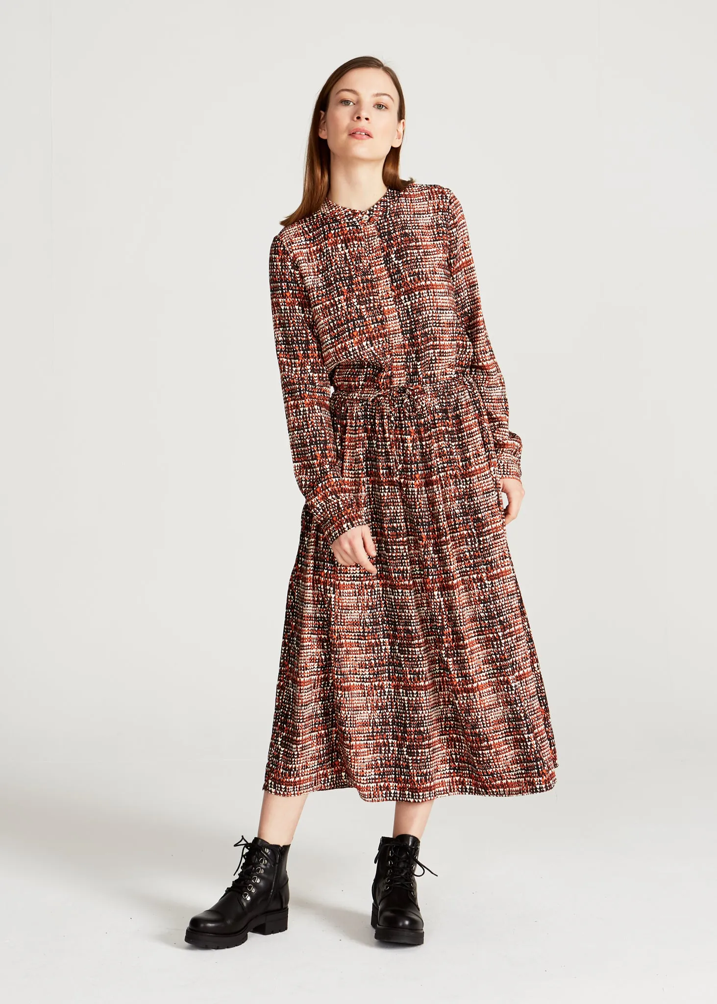 Maxi dress MARINA from LENZING™ ECOVERO™ - Black / Orange (Hearts) Givn Berlin